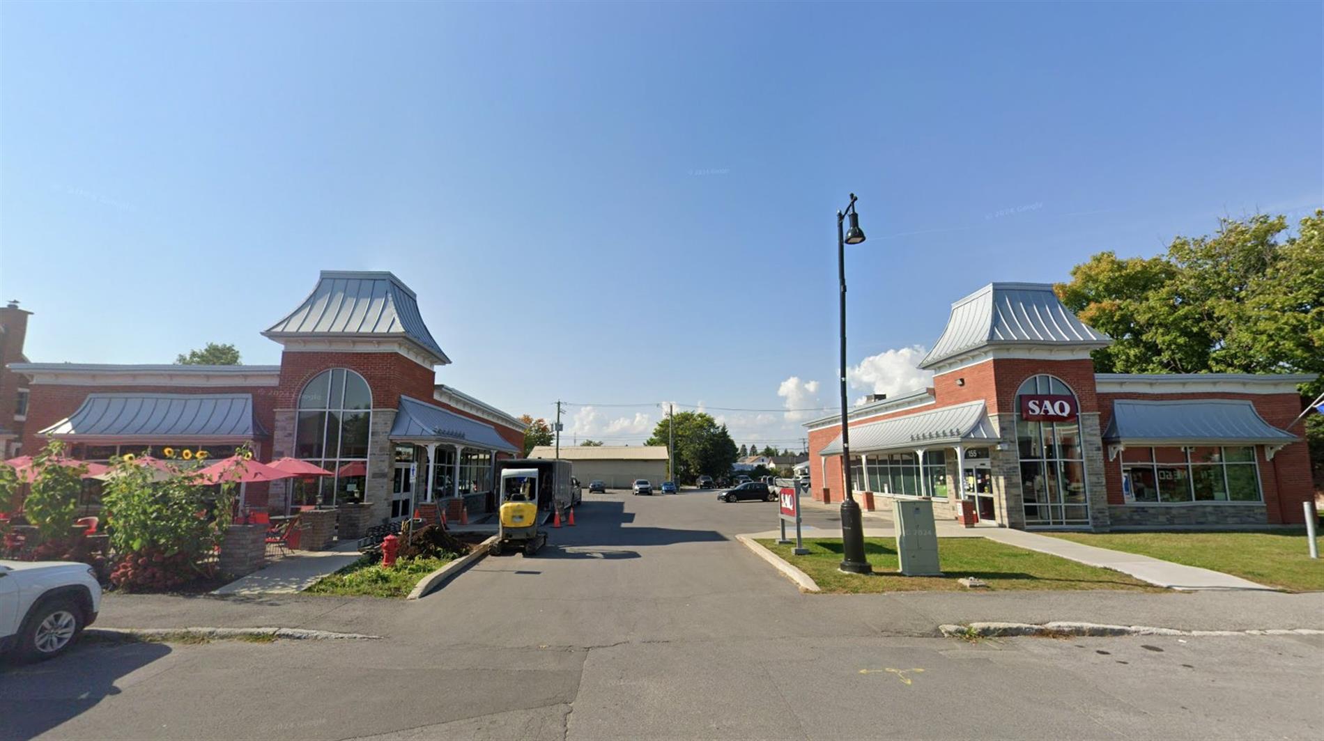 153-155 Boul. Ste-Anne — photo 1