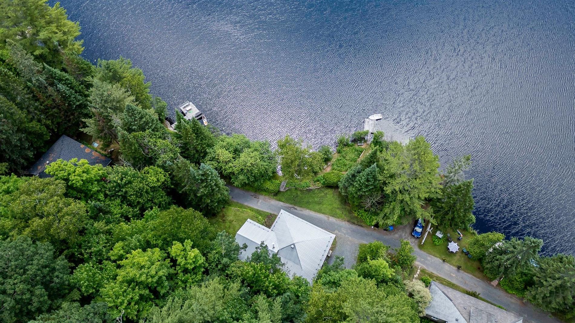 2331 Ch. du Bord-du-Lac — photo 1