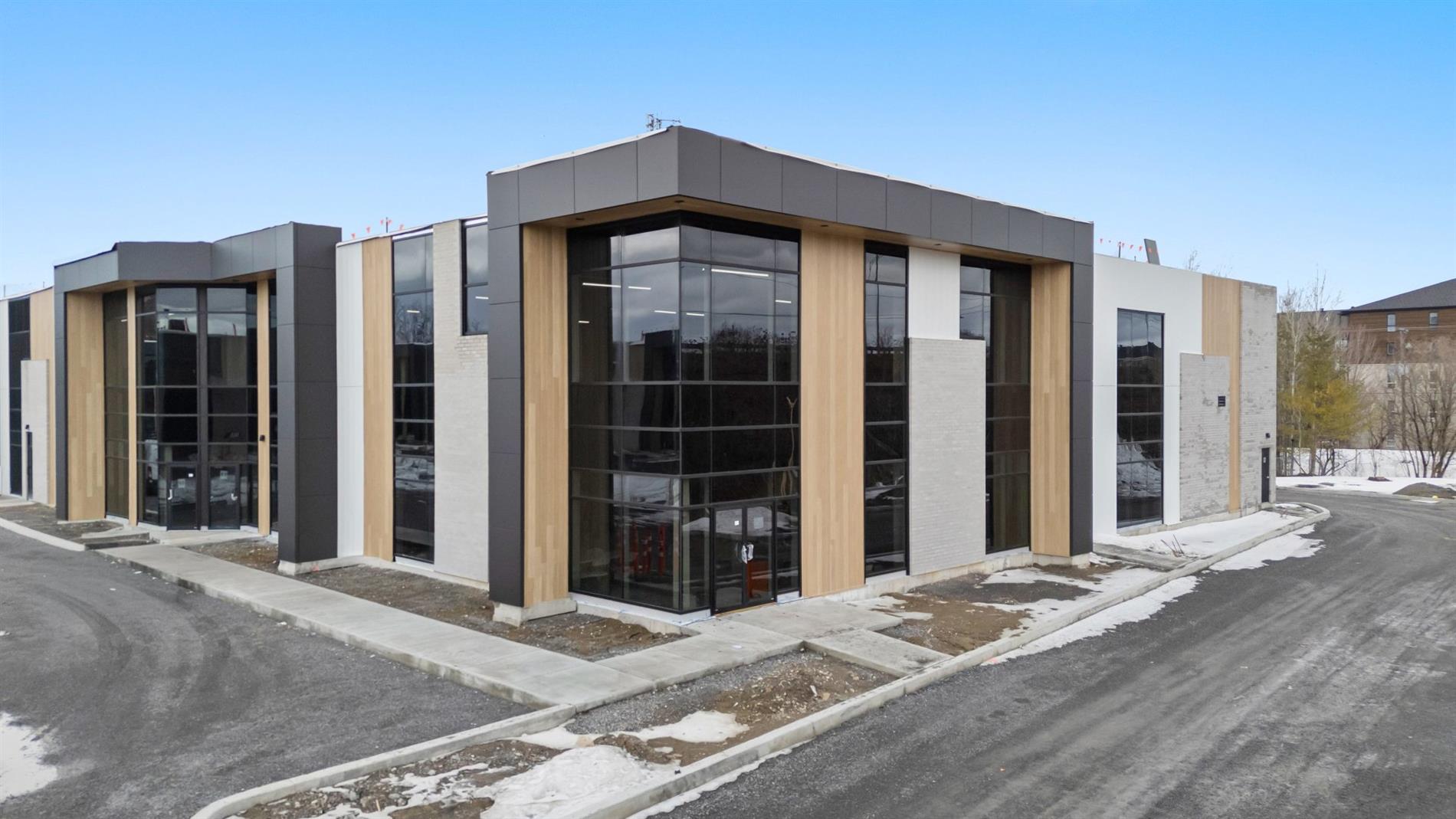 14-1090 Boul. des Laurentides — photo 1