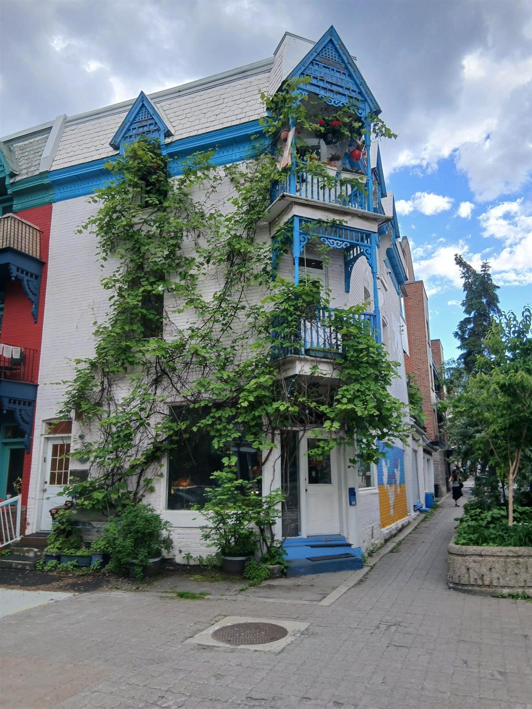 4028 Av. Laval — photo 1