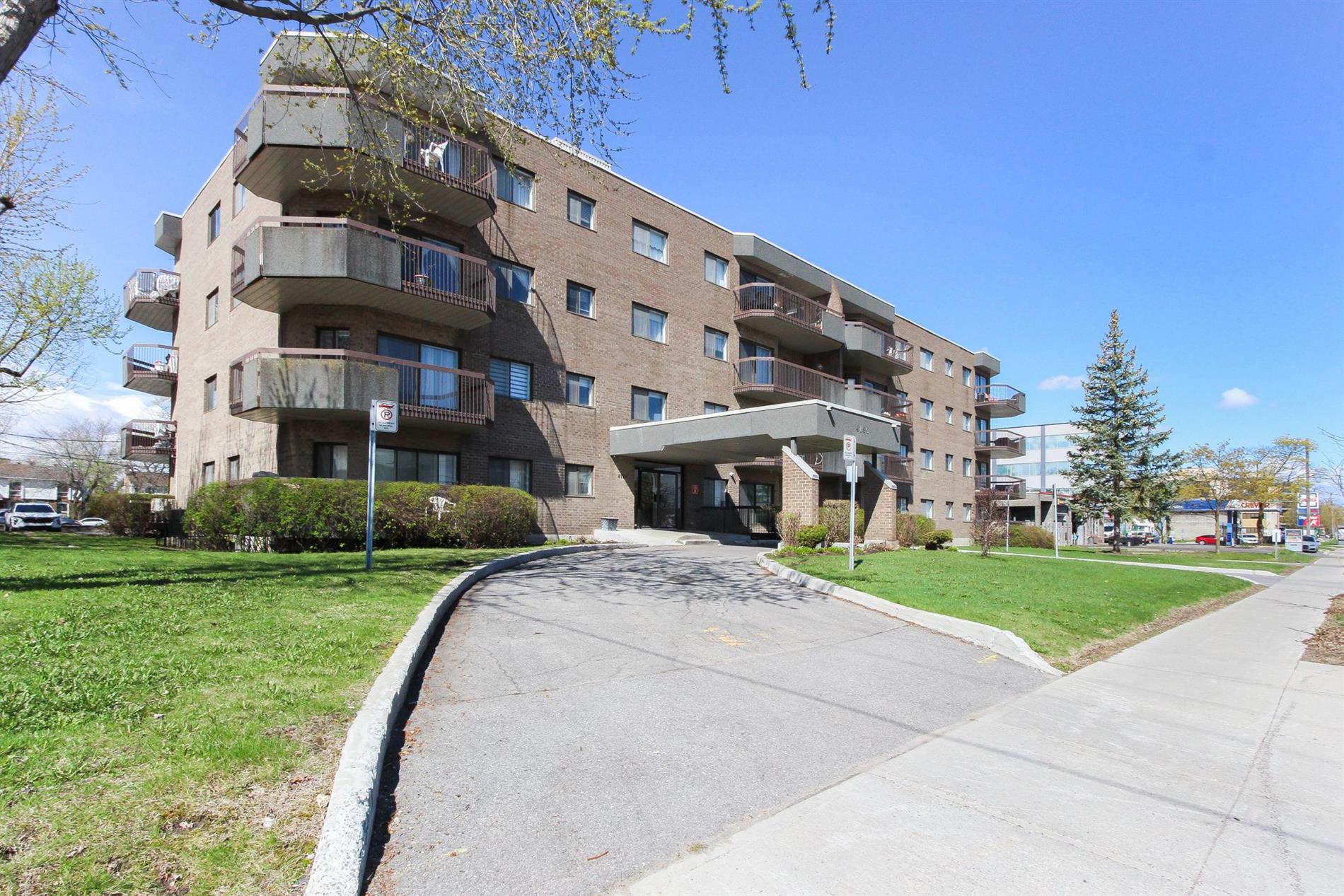 203-4190 Boul. St-Jean — photo 1