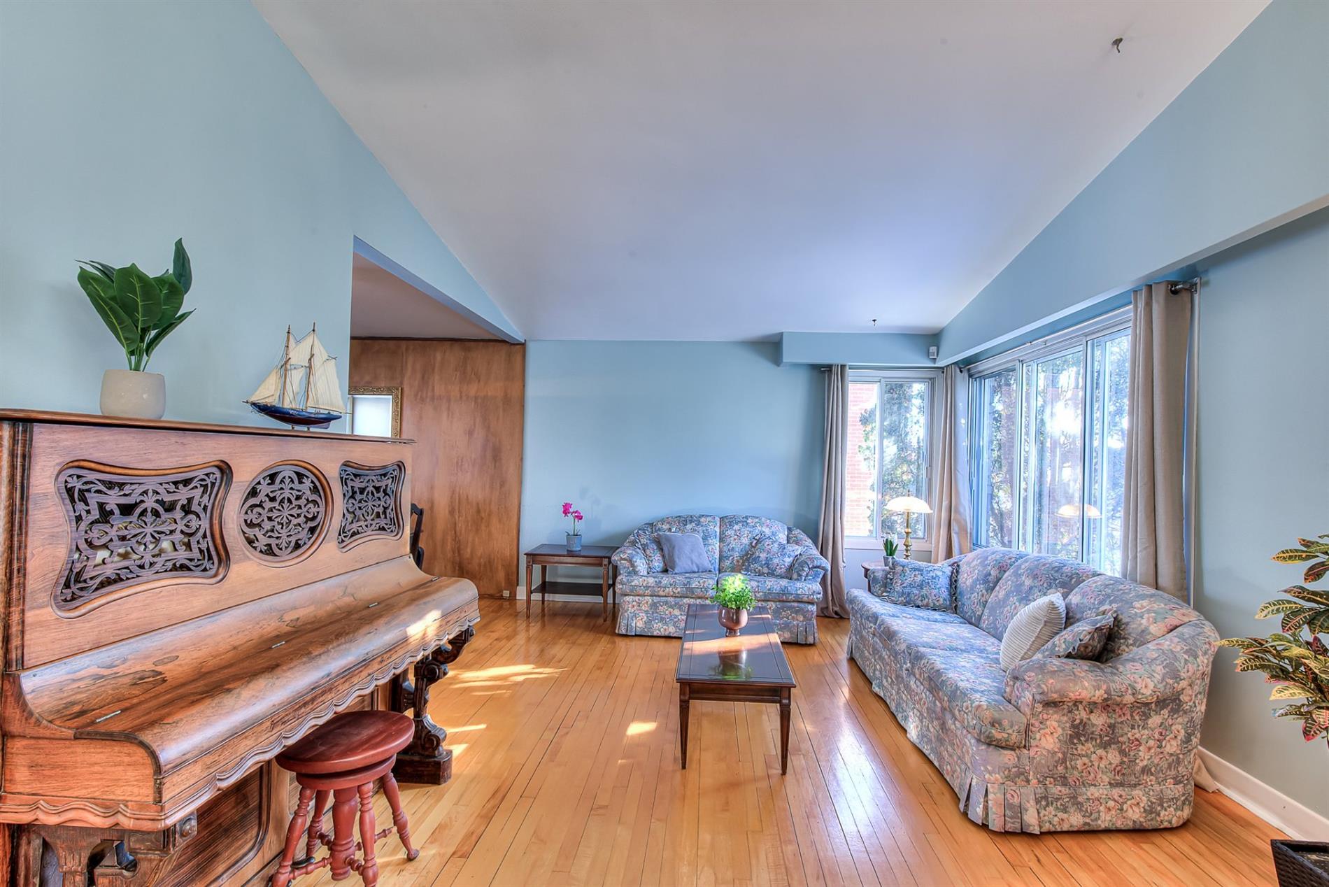 139 Av. Giroux — photo 3