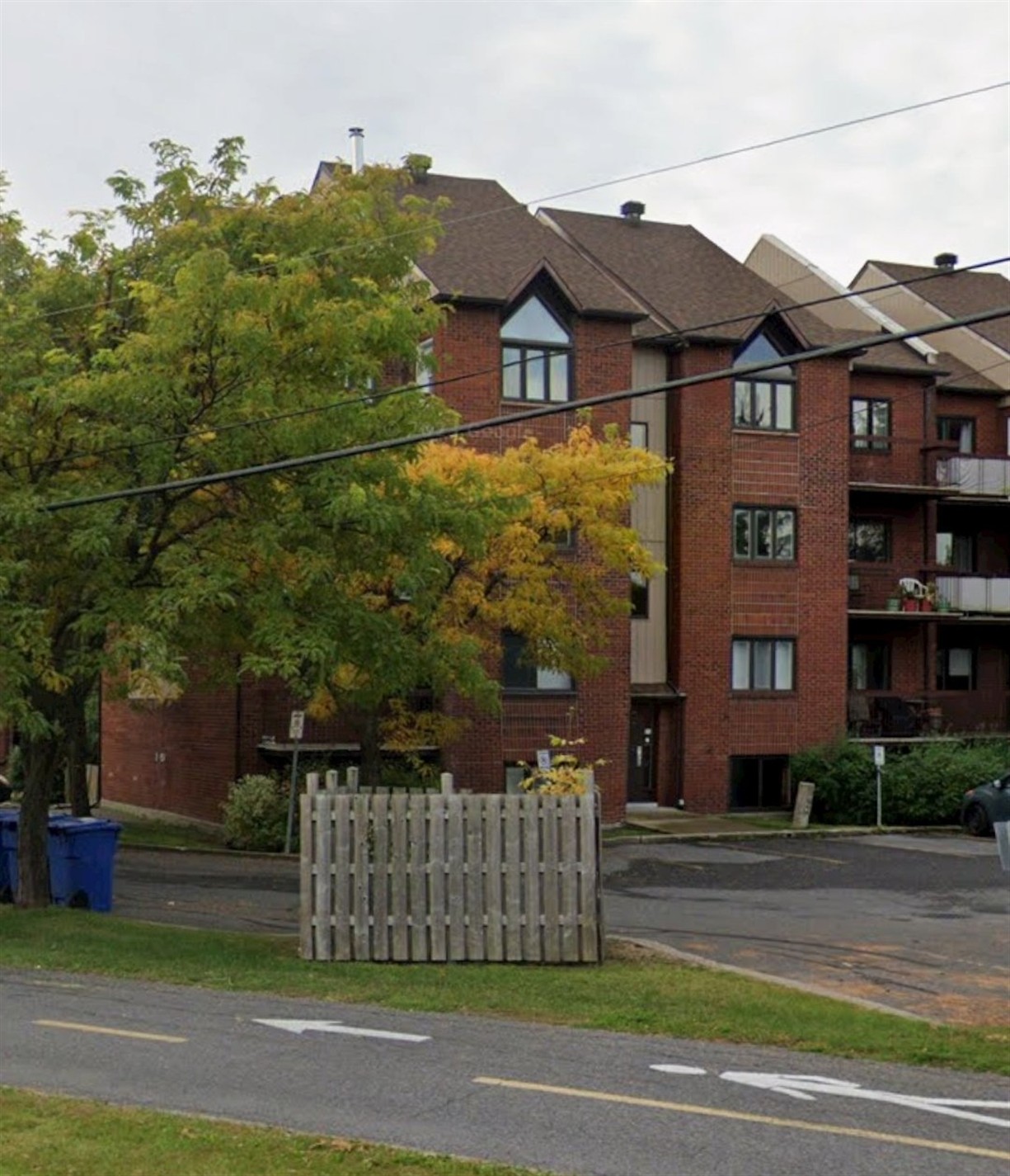 7805 Av. Niagara — photo 1