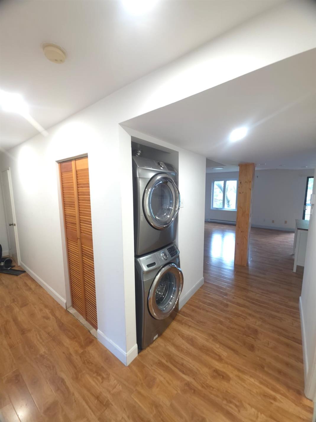 6-7805 Av. Niagara — photo 1