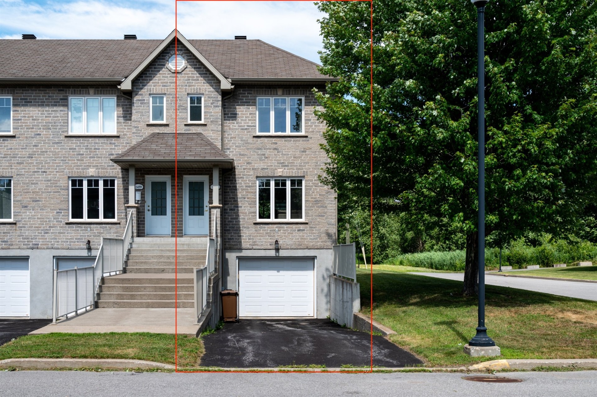 2461 Rue des Champs-Élysées — photo 1