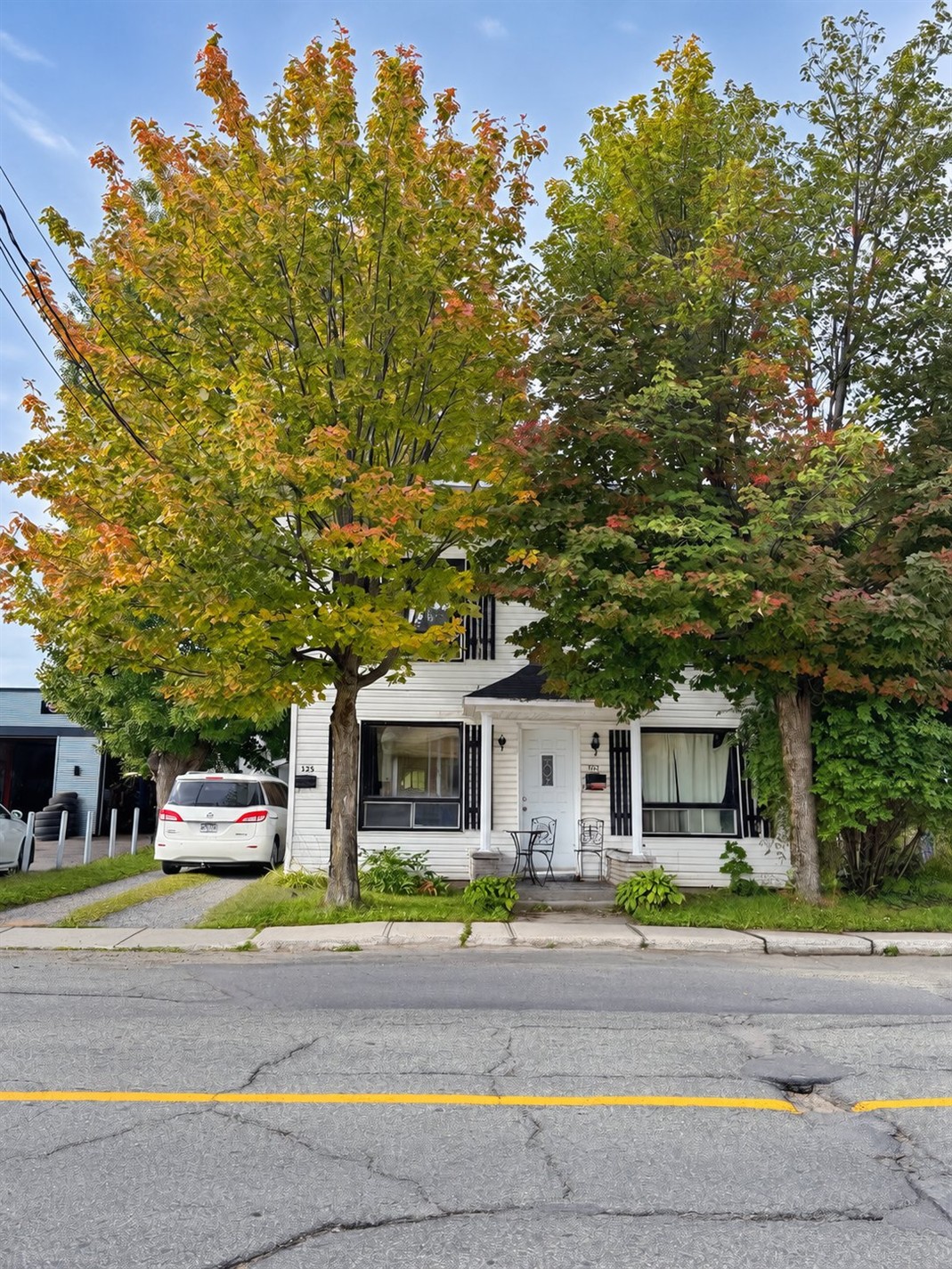 123-125 Rue St-Laurent — photo 1