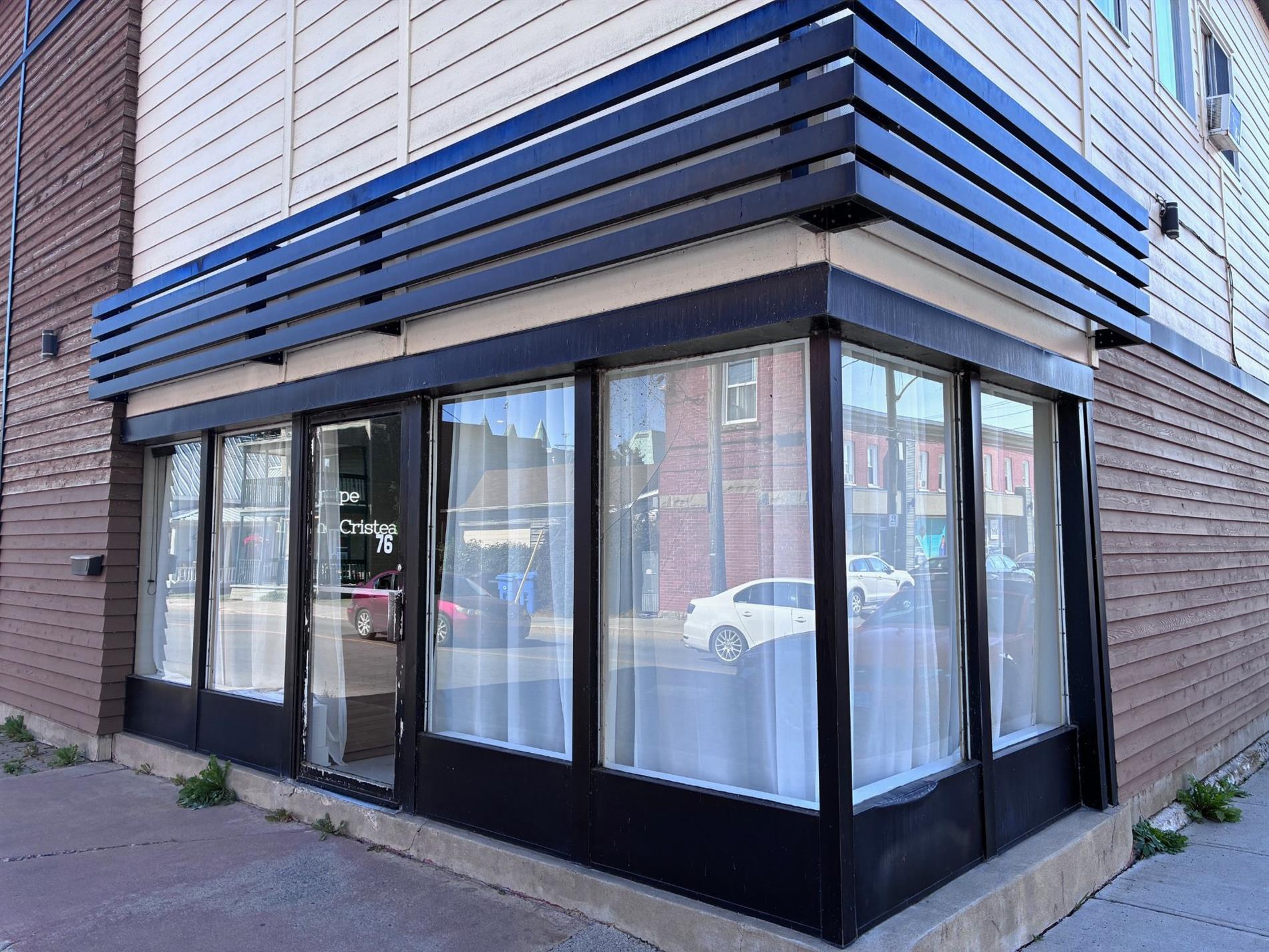 76 Ch. Larocque — photo 1