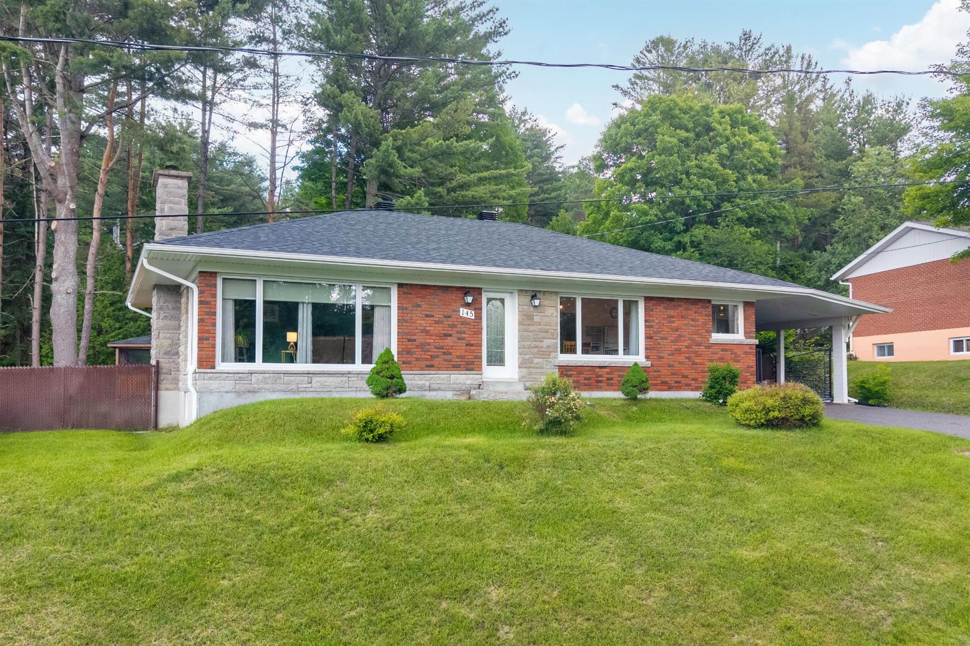 145 Crois. Gérard-Côté — photo 1