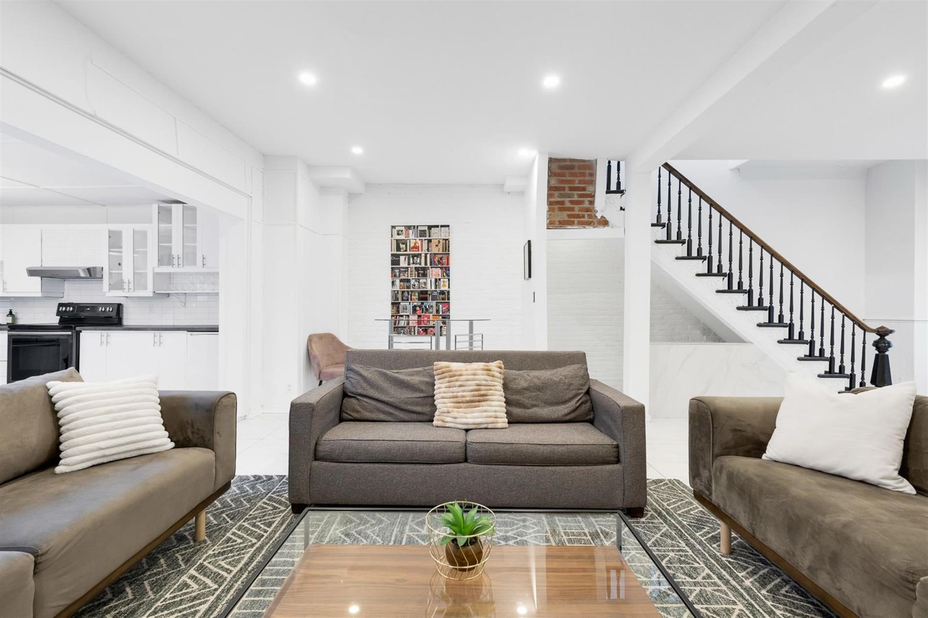 1597 Rue St-Christophe — photo 1