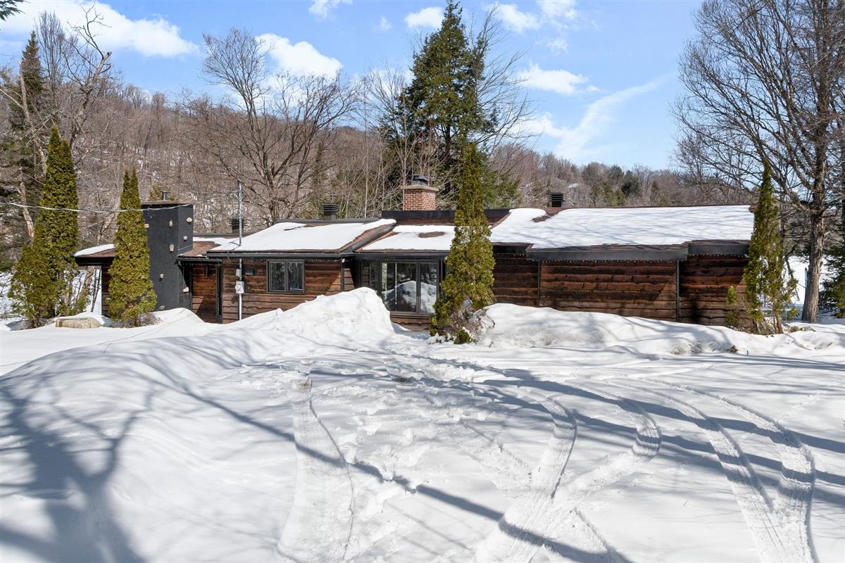 Vue 2 de la propriété réf. 12820780 – 1208 Ch. de Ste-Anne-des-Lacs J0R 1B0