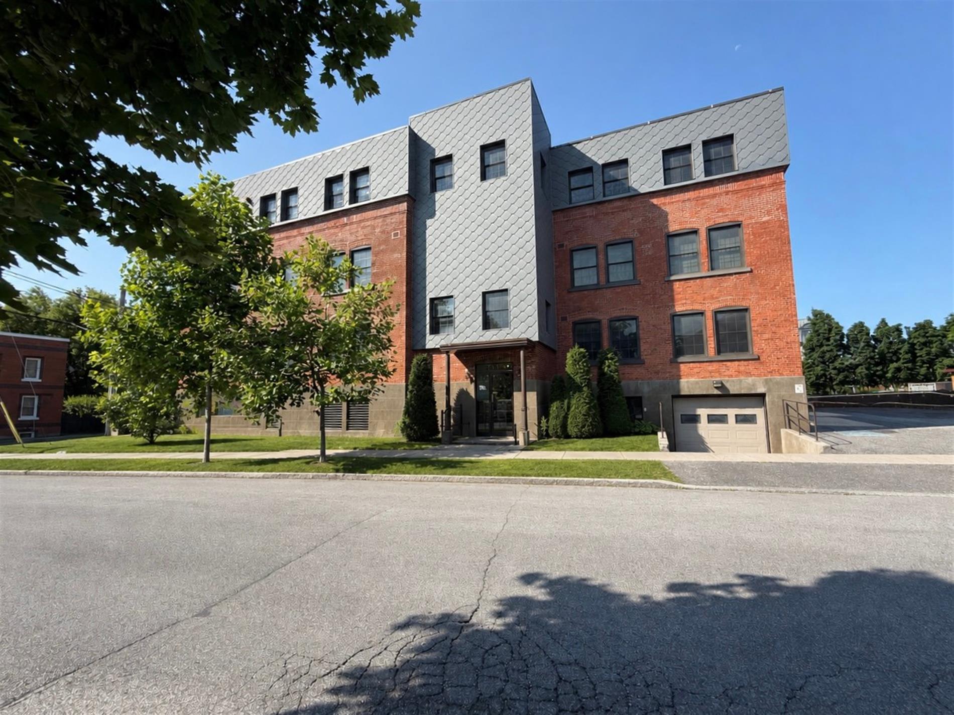 2015 Boul. Laframboise — photo 1