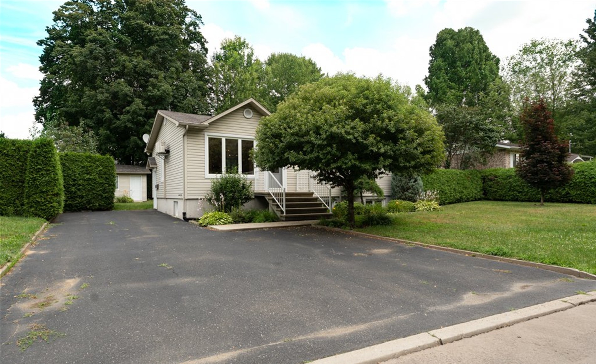 1765 Rue St-Jacques — photo 2