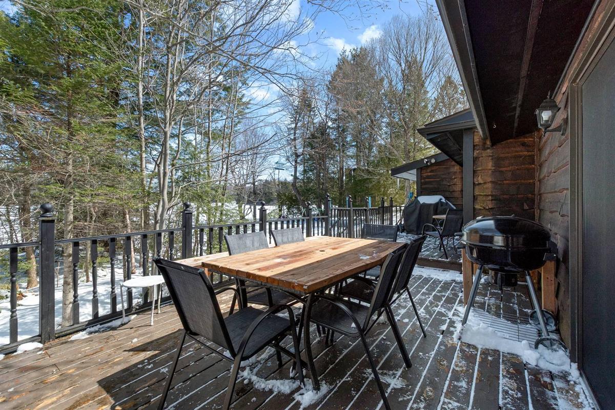 Vue 40 de la propriété réf. 12820780 – 1208 Ch. de Ste-Anne-des-Lacs J0R 1B0