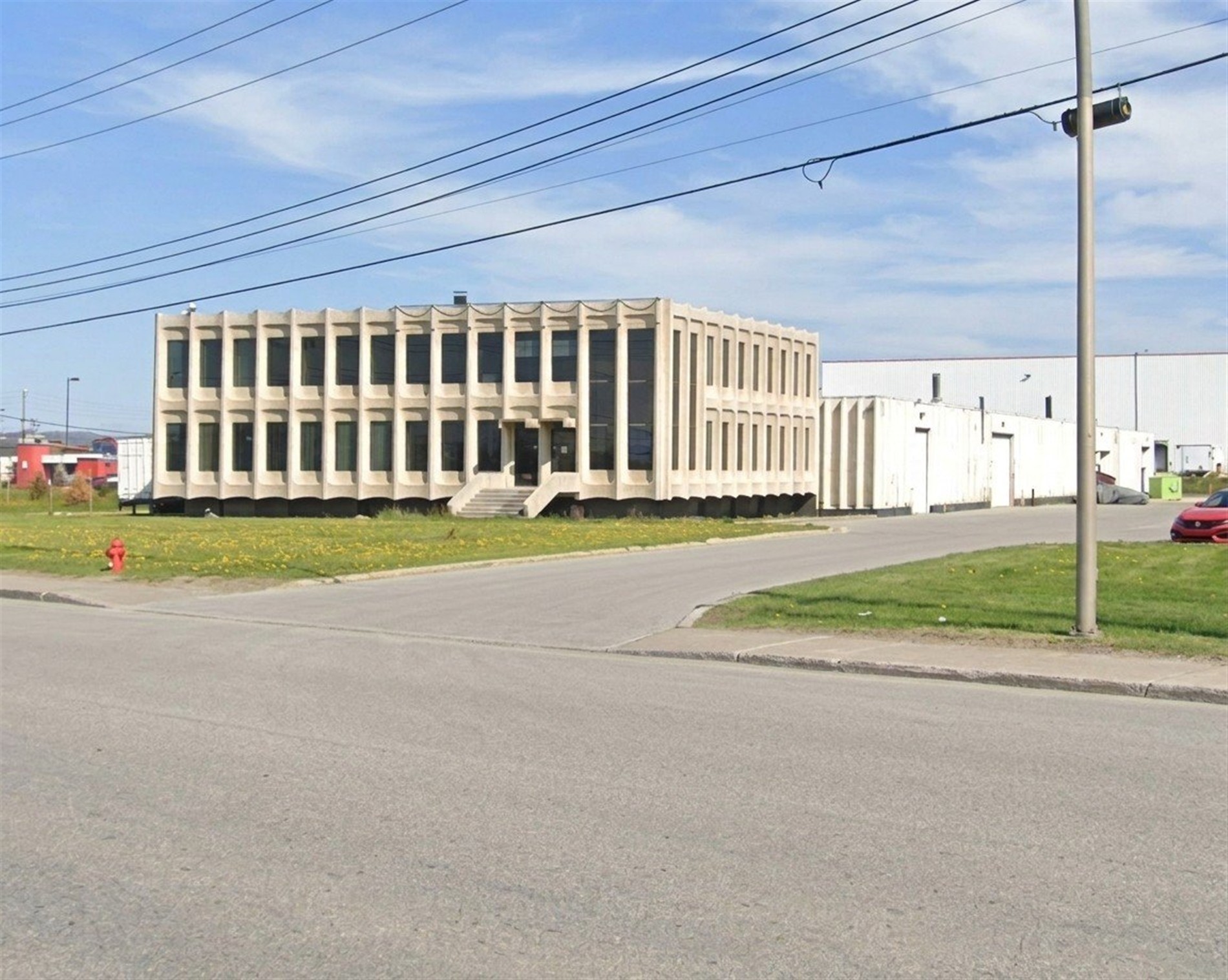7200 Route Transcanadienne — photo 1