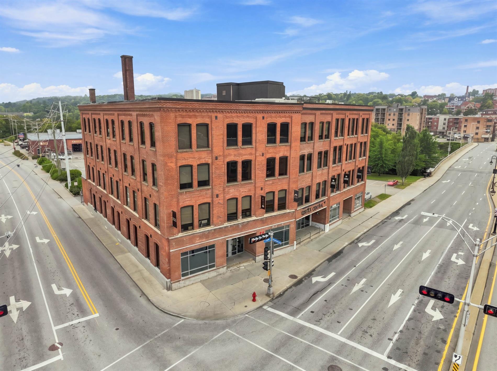 33 Rue King O. — photo 1