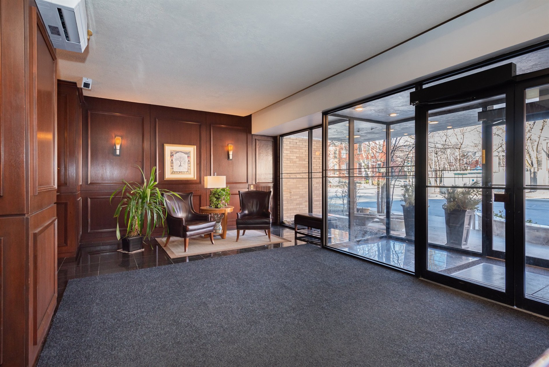607-4444 Rue Sherbrooke O. — photo 3