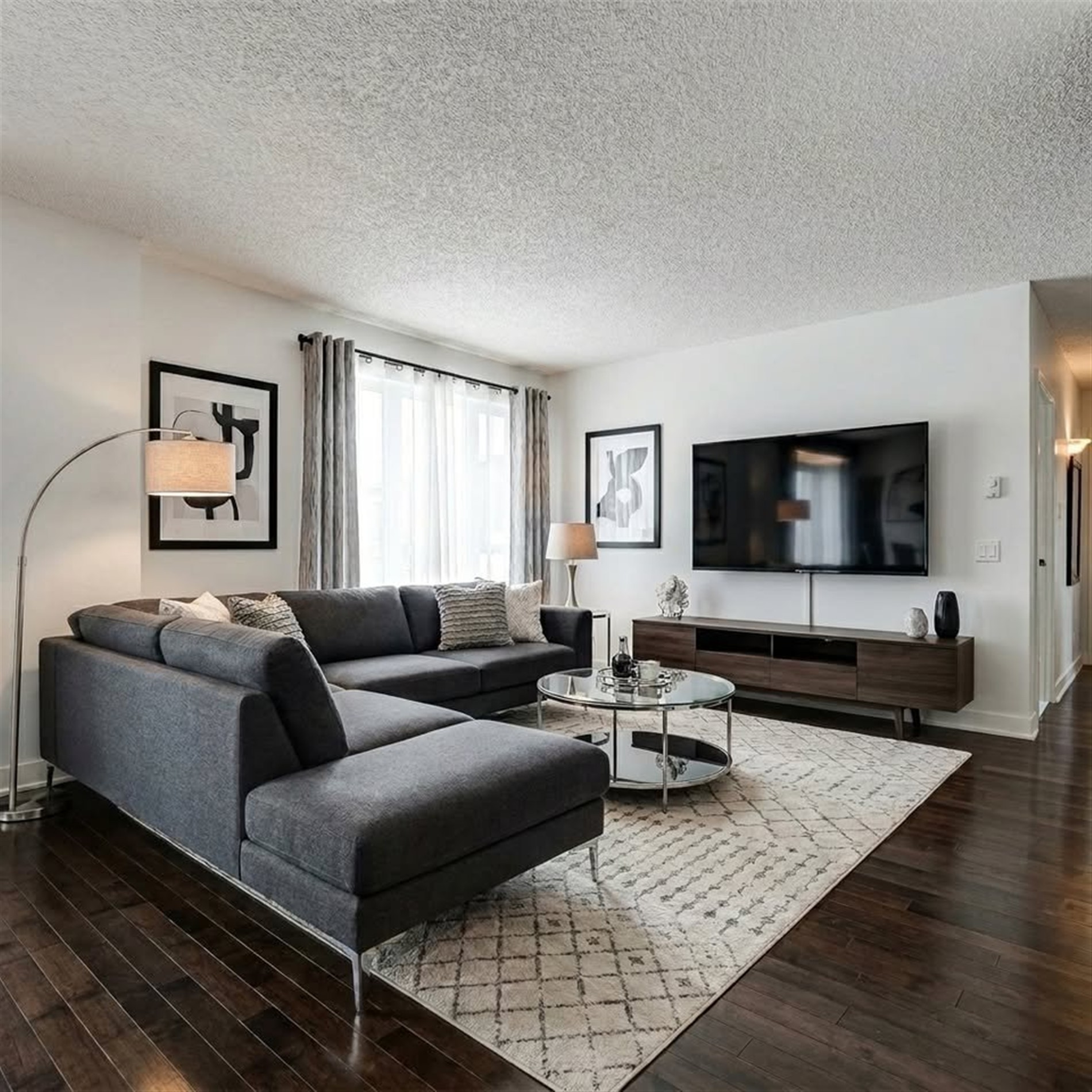952-2240 Boul. Thimens — photo 1