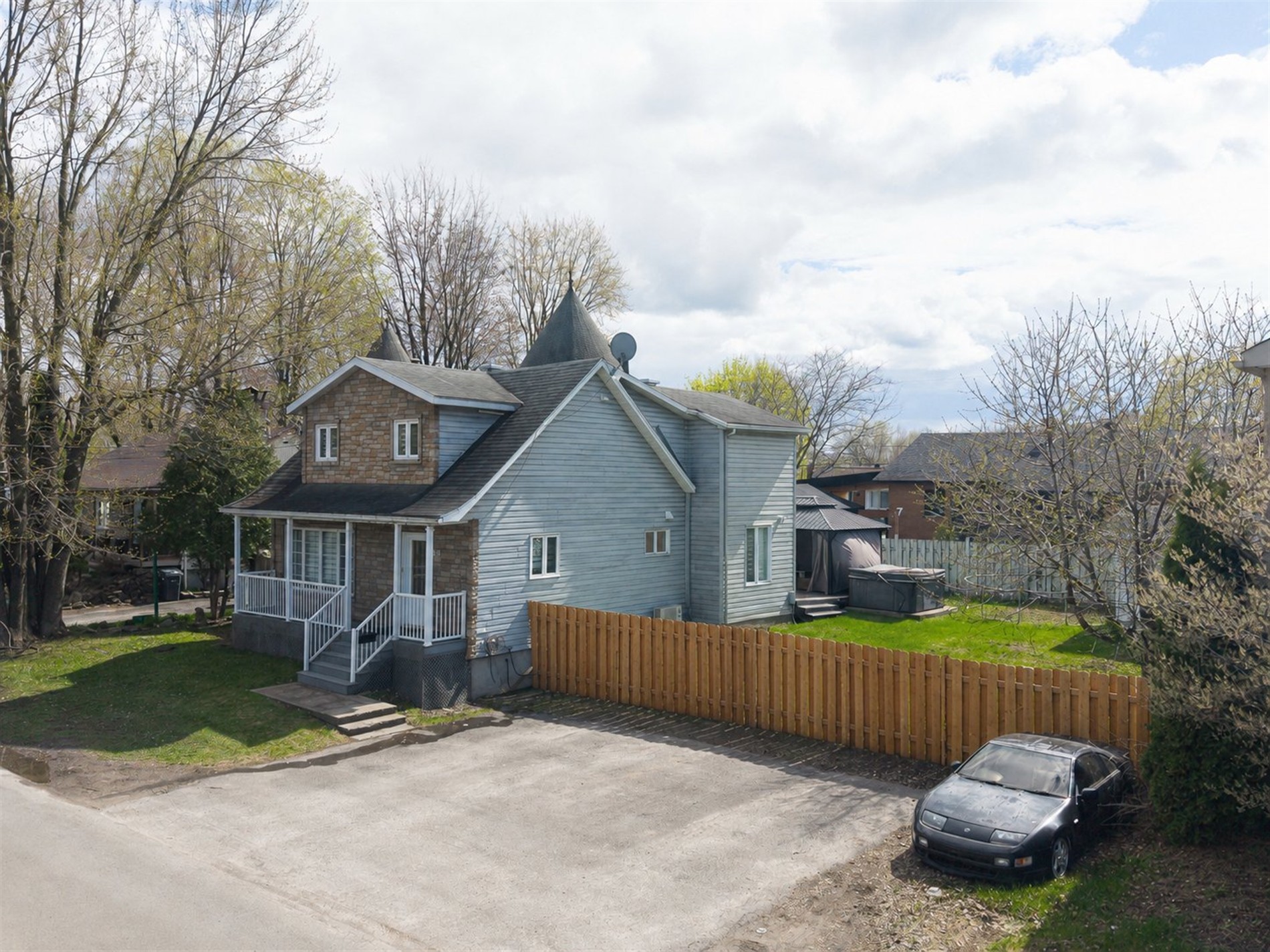 1030 43e Avenue — photo 3
