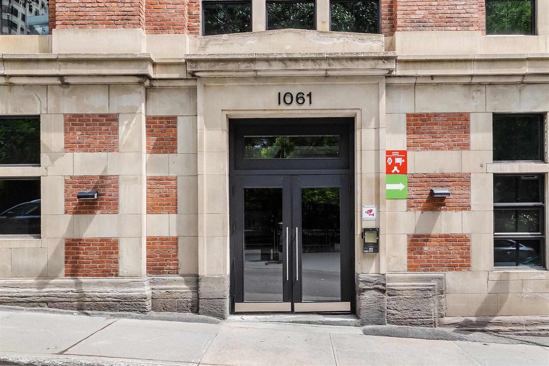 1101-1061 Rue St-Alexandre — photo 1
