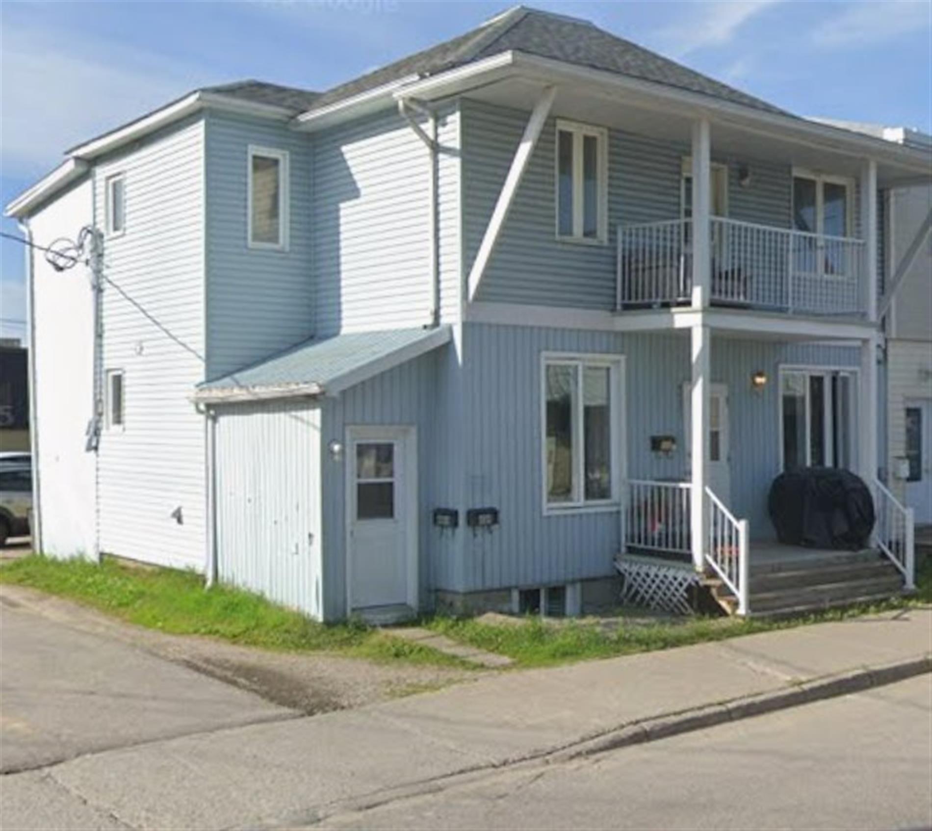 480-484 Rue de Carillon — photo 1
