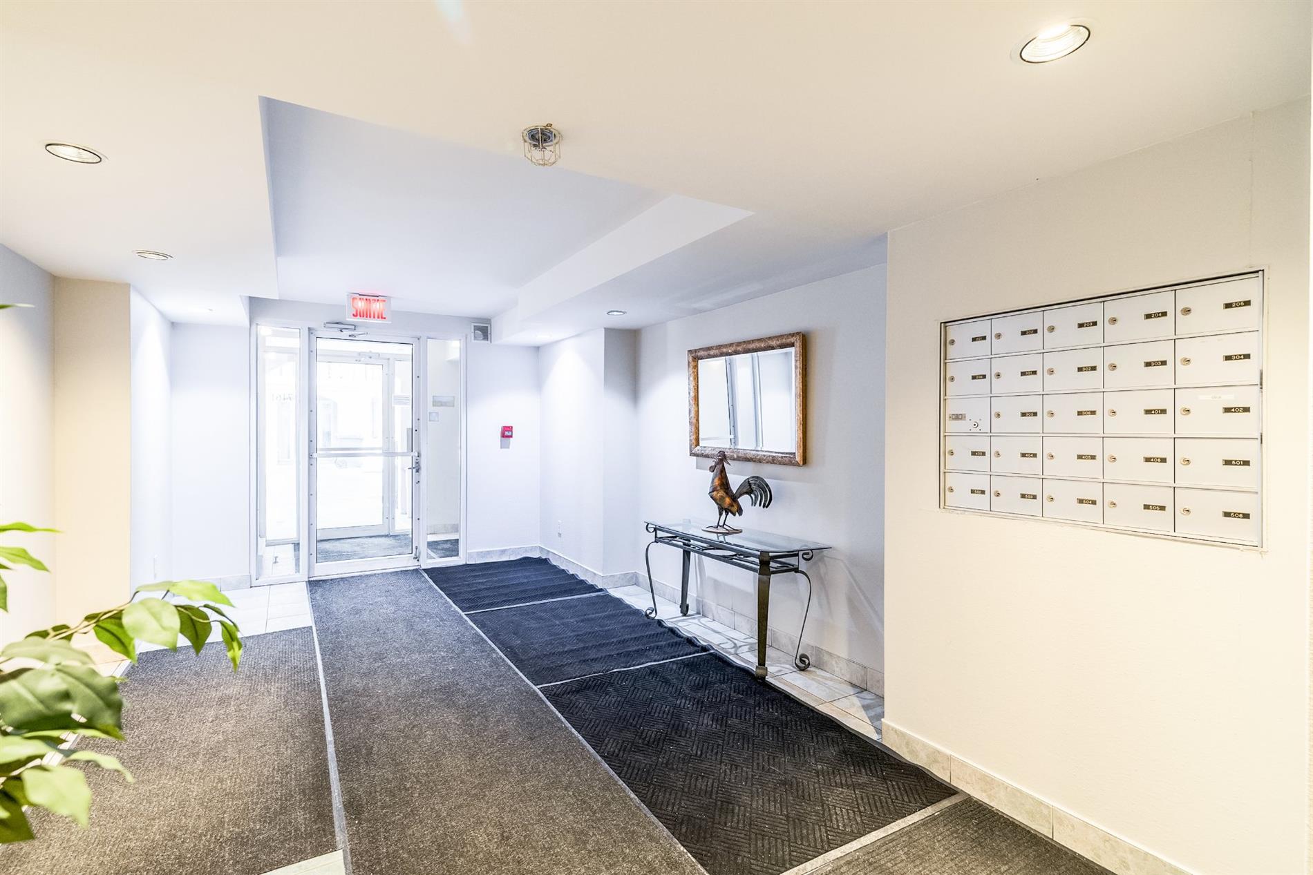 201-7461 Av. des Halles — photo 3