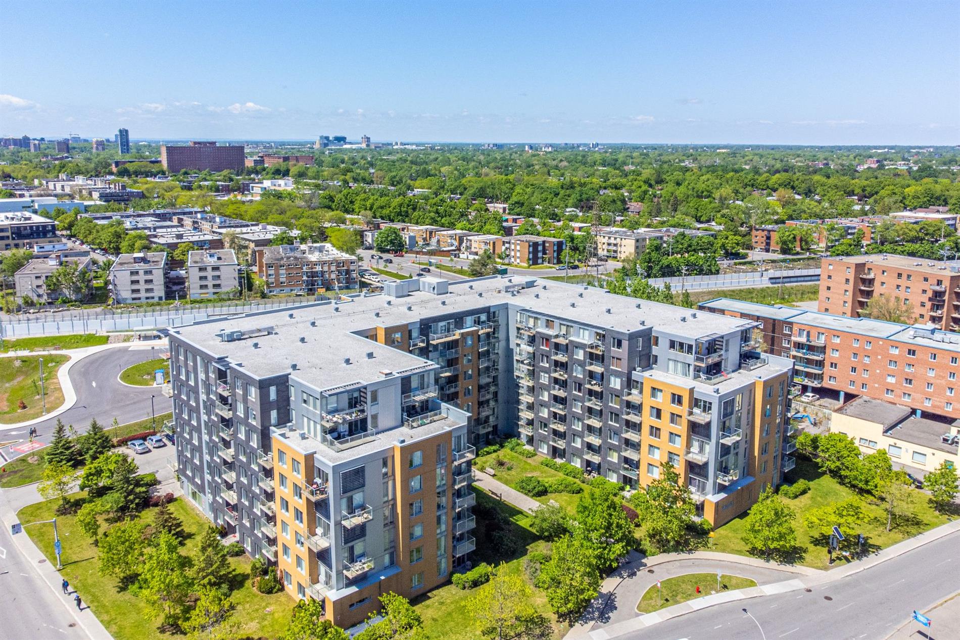 4885 Boul. Henri-Bourassa O. — photo 1