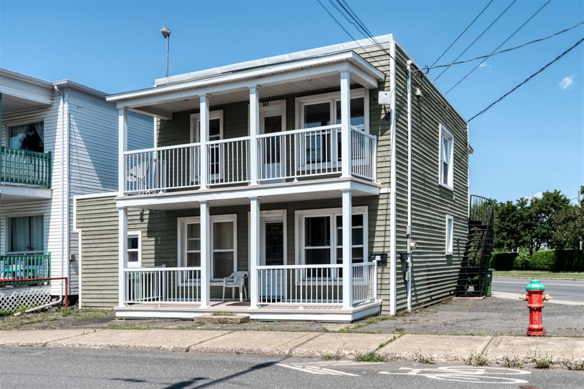 139-141 8e Avenue — photo 1