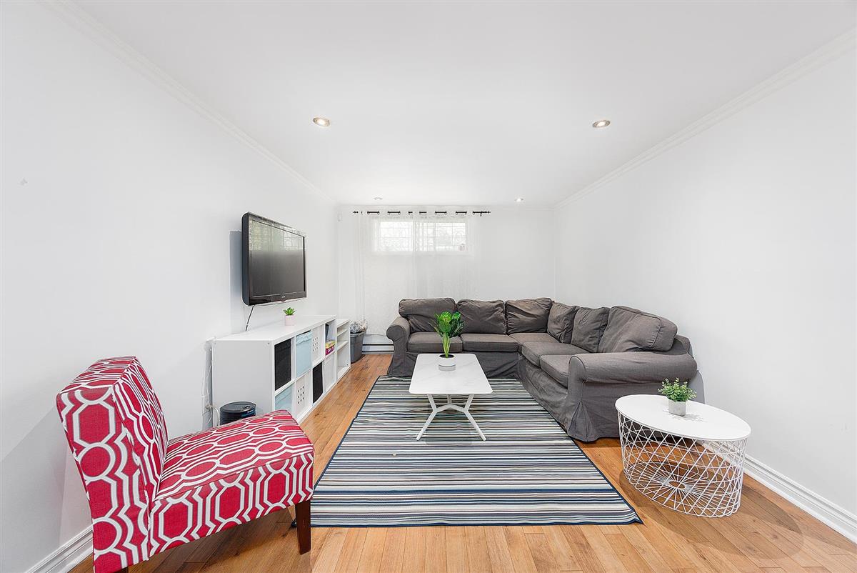 Photo 33