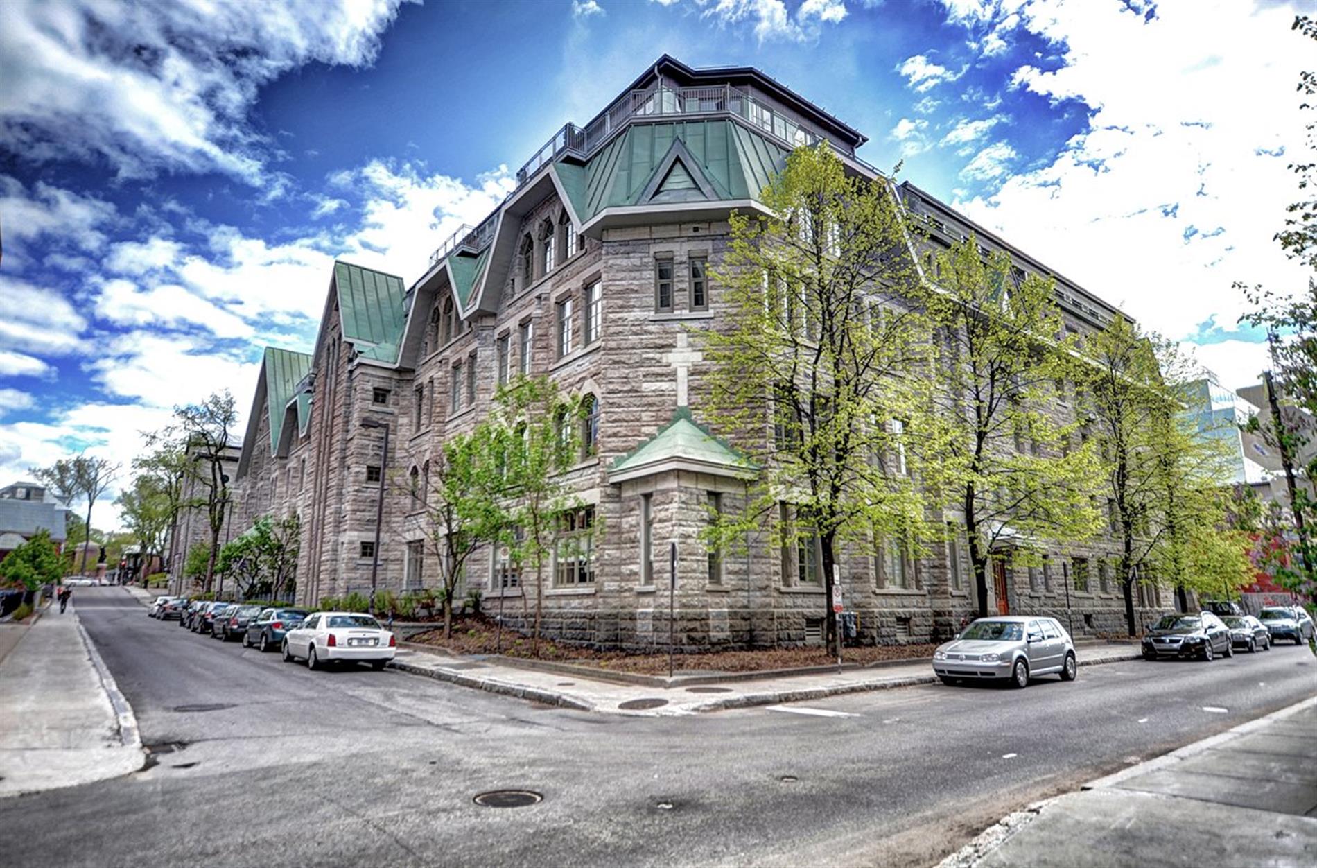 311-545 Rue Jacques-Parizeau — photo 1