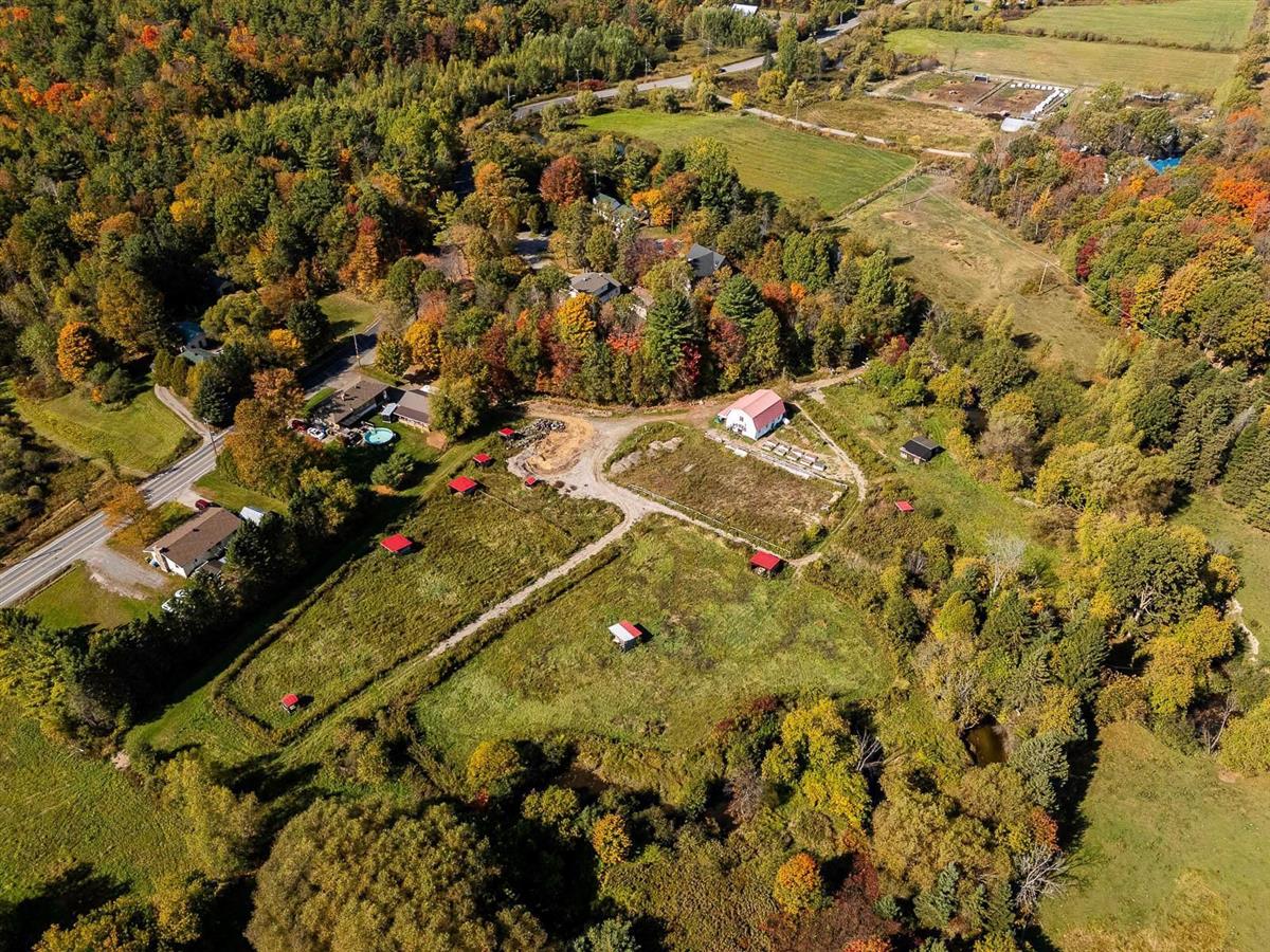 Hobby Farm - 610 Rue Carey, Sainte-Sophie