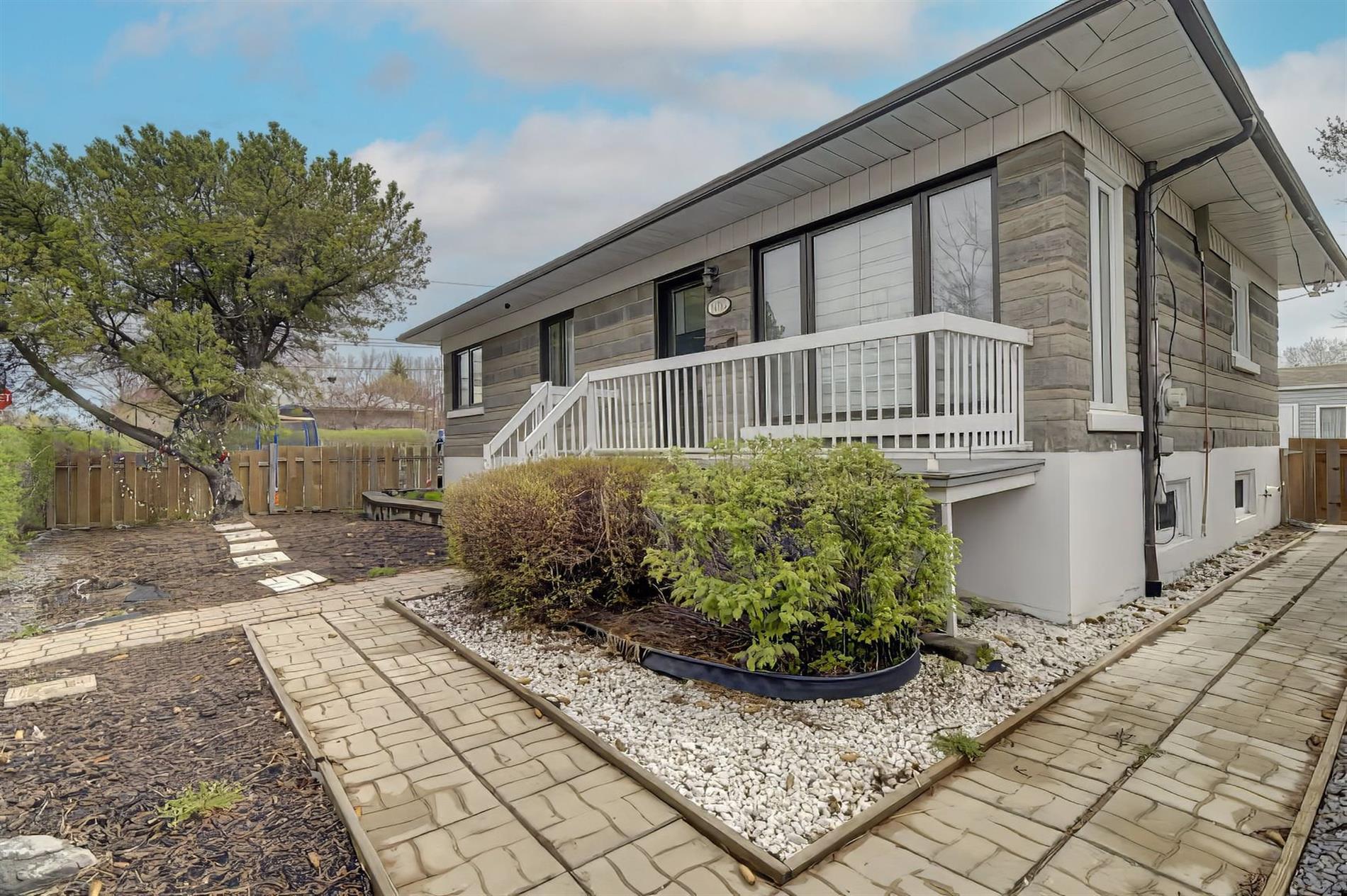 14192 Rue Forsyth — photo 1