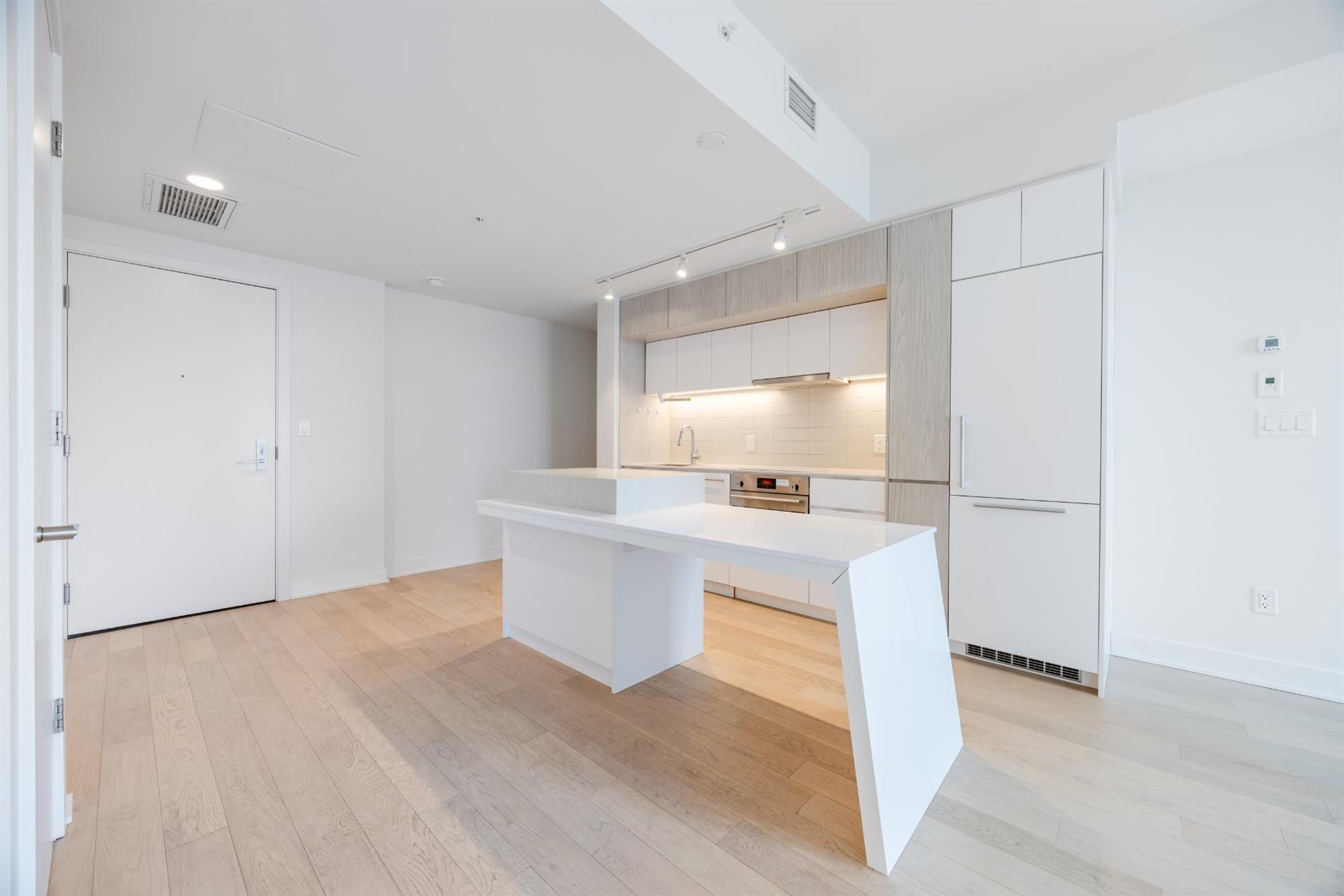 4105-1288 Rue St-Antoine O. — photo 2