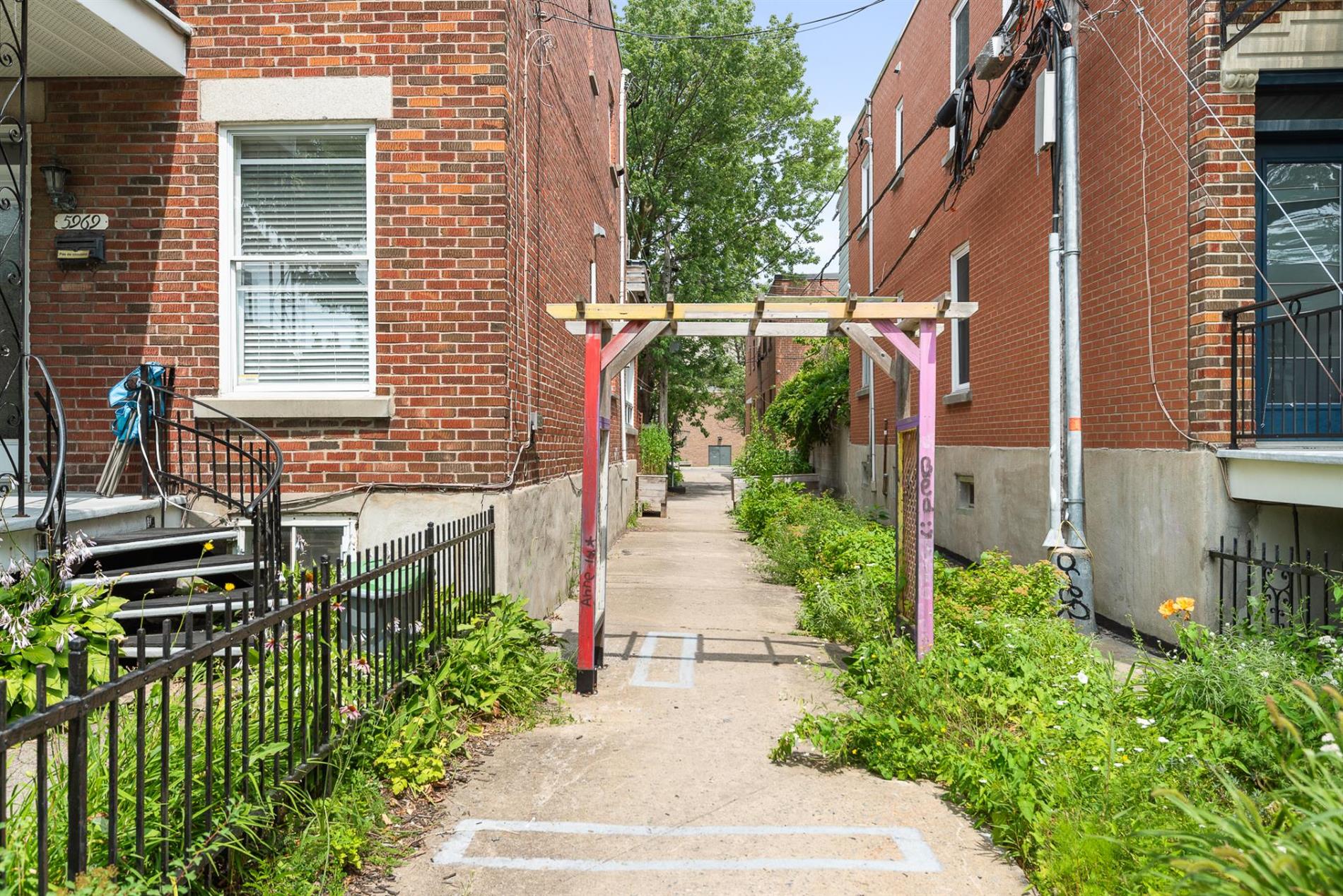 5969-5971 12e Avenue — photo 3