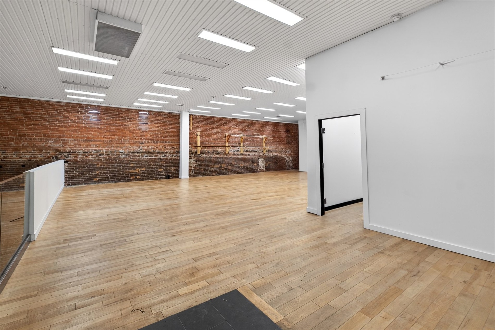 40-42 Rue Wellington N. — photo 3