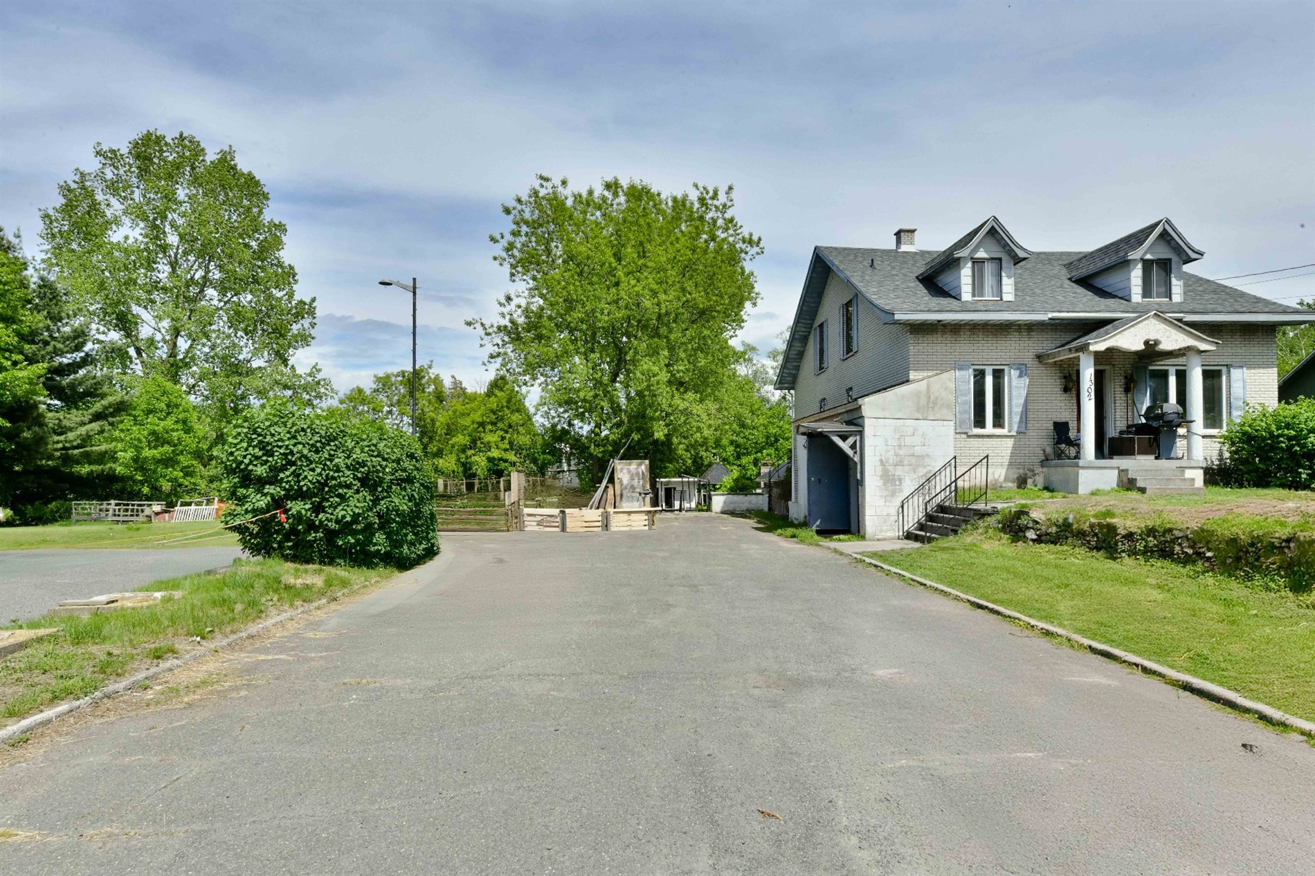 1300-1304 Rue Montplaisir — photo 2