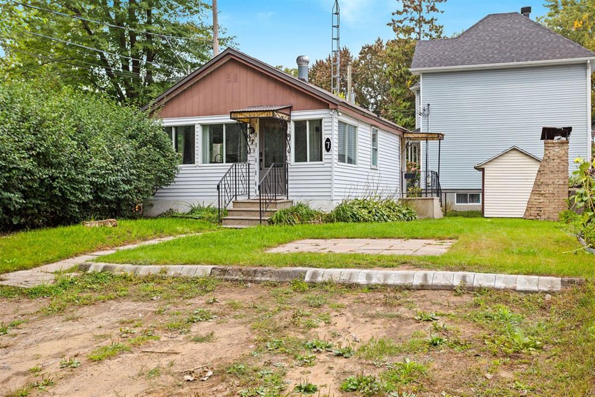 Maison de plain-pied Sainte-Marthe-sur-le-Lac