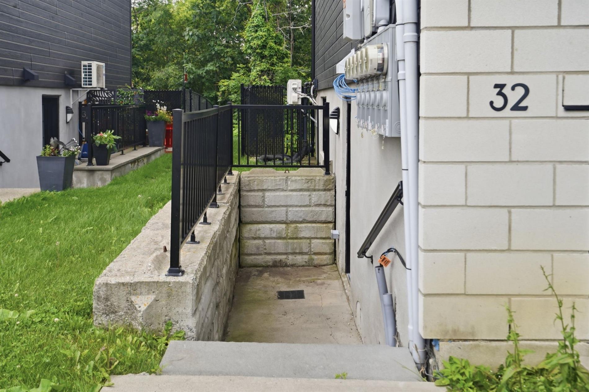 32 Rue Lussier — photo 3