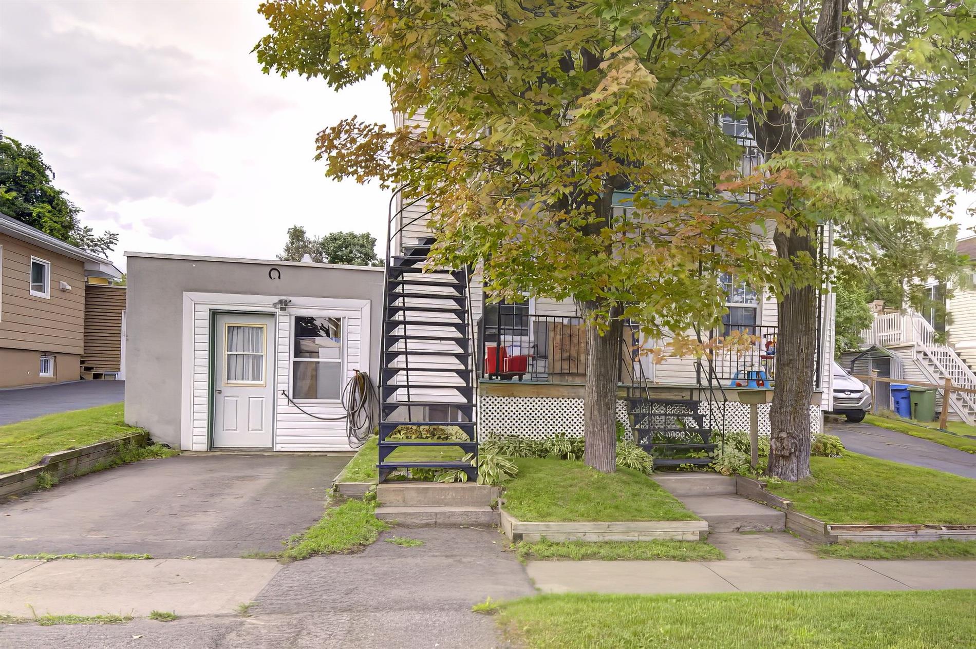 585-587 Rue Chapleau — photo 1