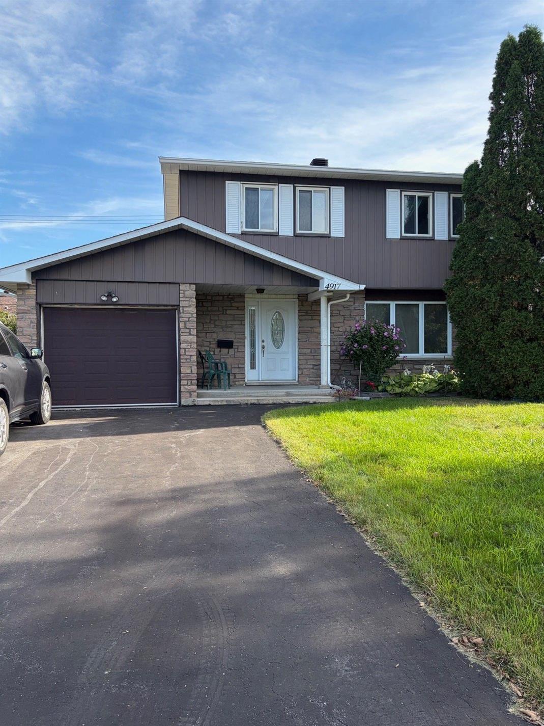 4917 Av. du Château-Pierrefonds — photo 1
