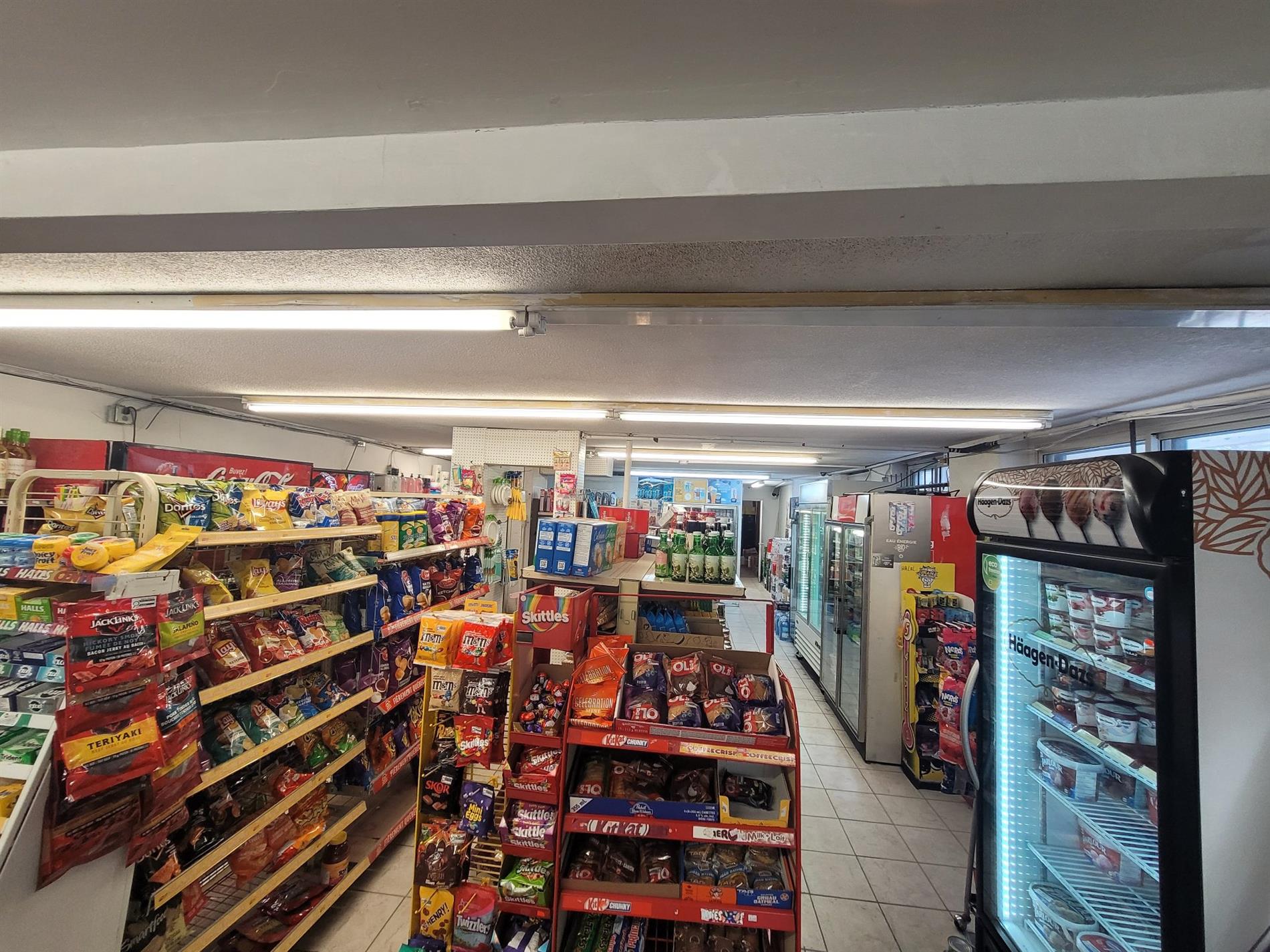 10300 Av. du Bois-de-Boulogne — photo 1