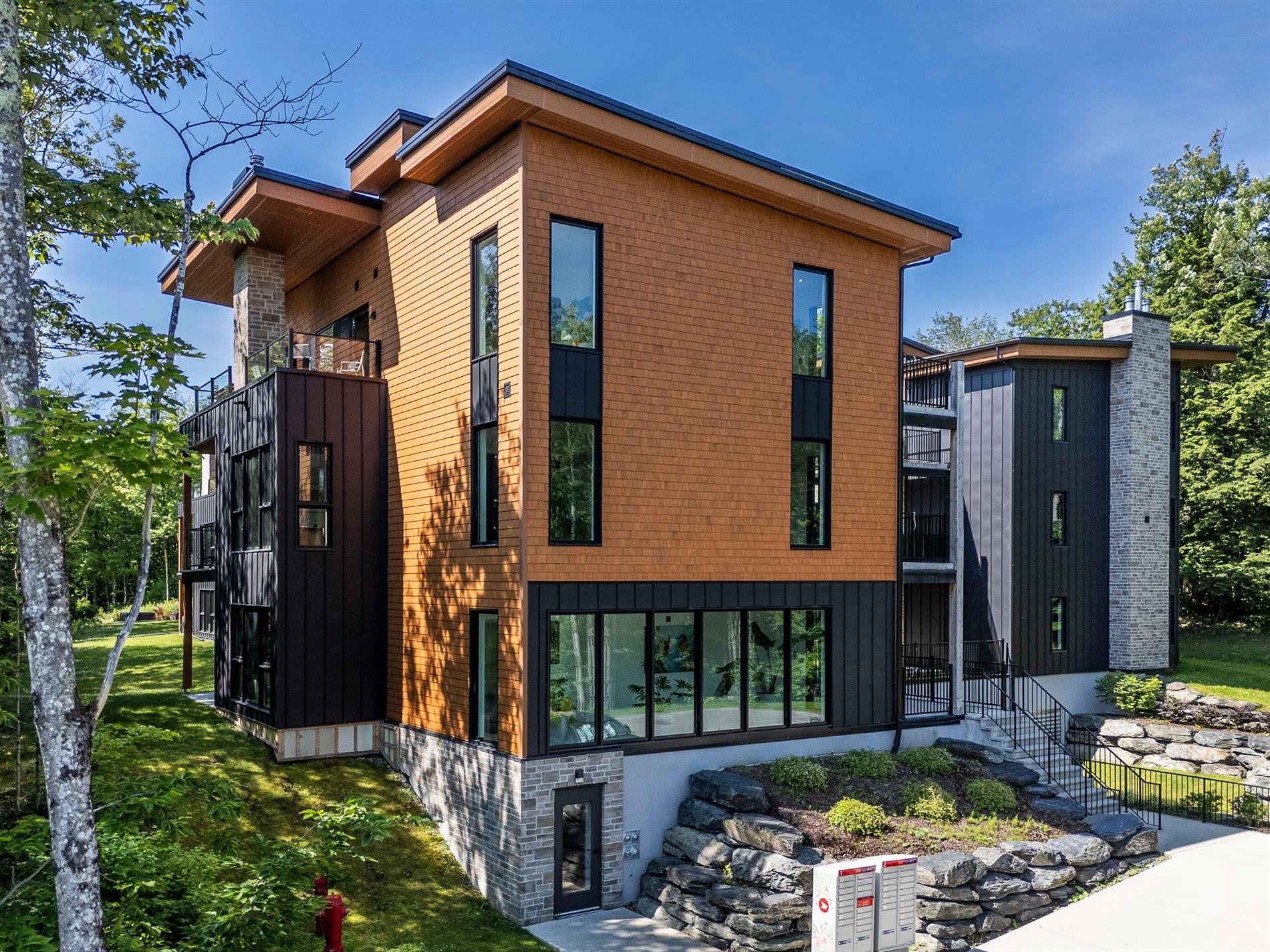 5125 Ch. du Parc — photo 1
