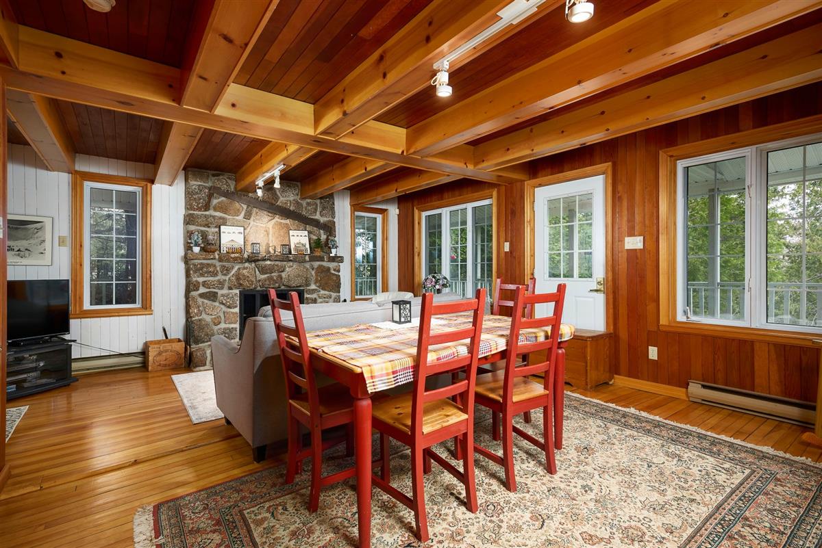 Maison à étages - 125 Ch. des Cèdres, Sainte-Anne-des-Lacs