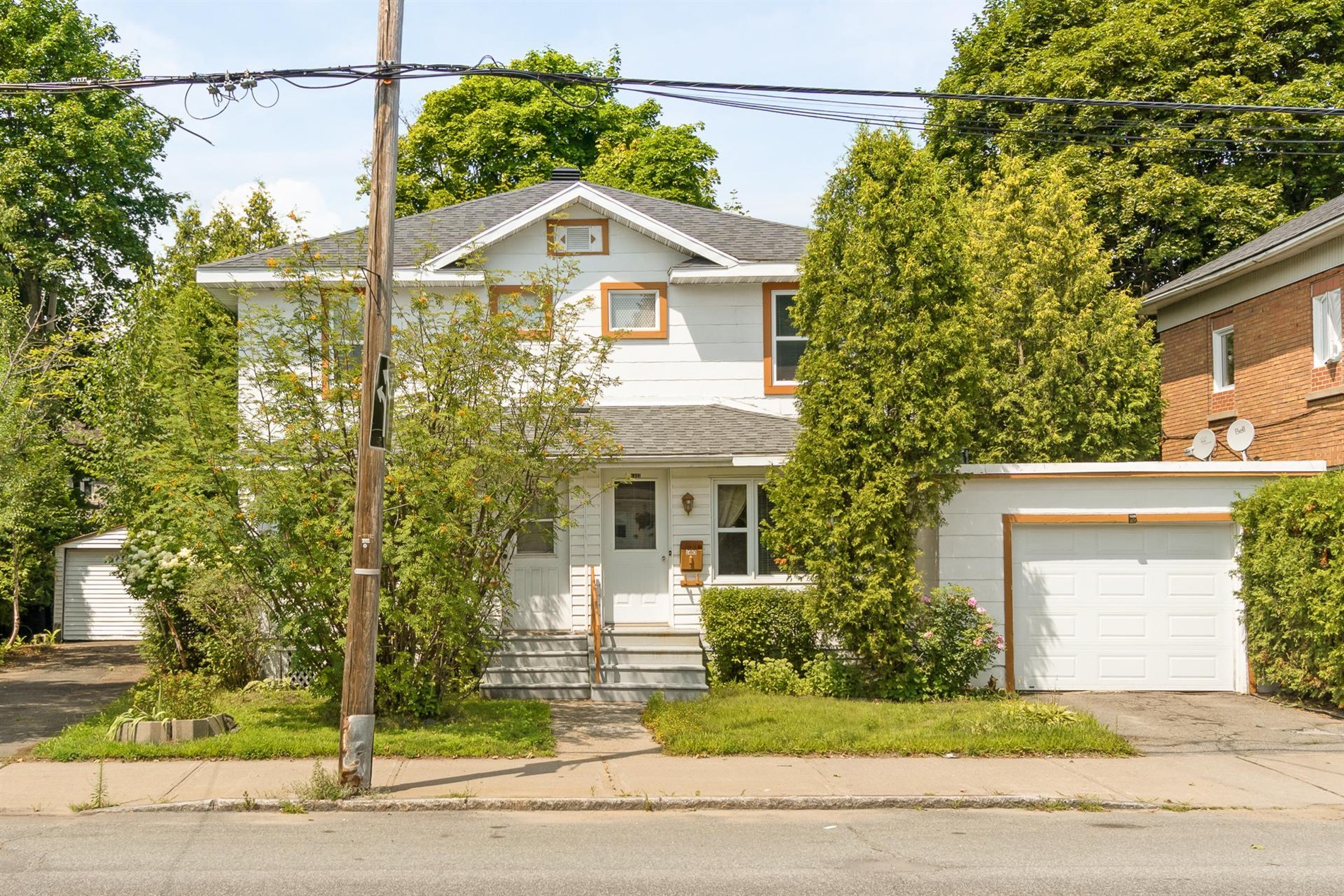 1433 Av. Champlain — photo 1