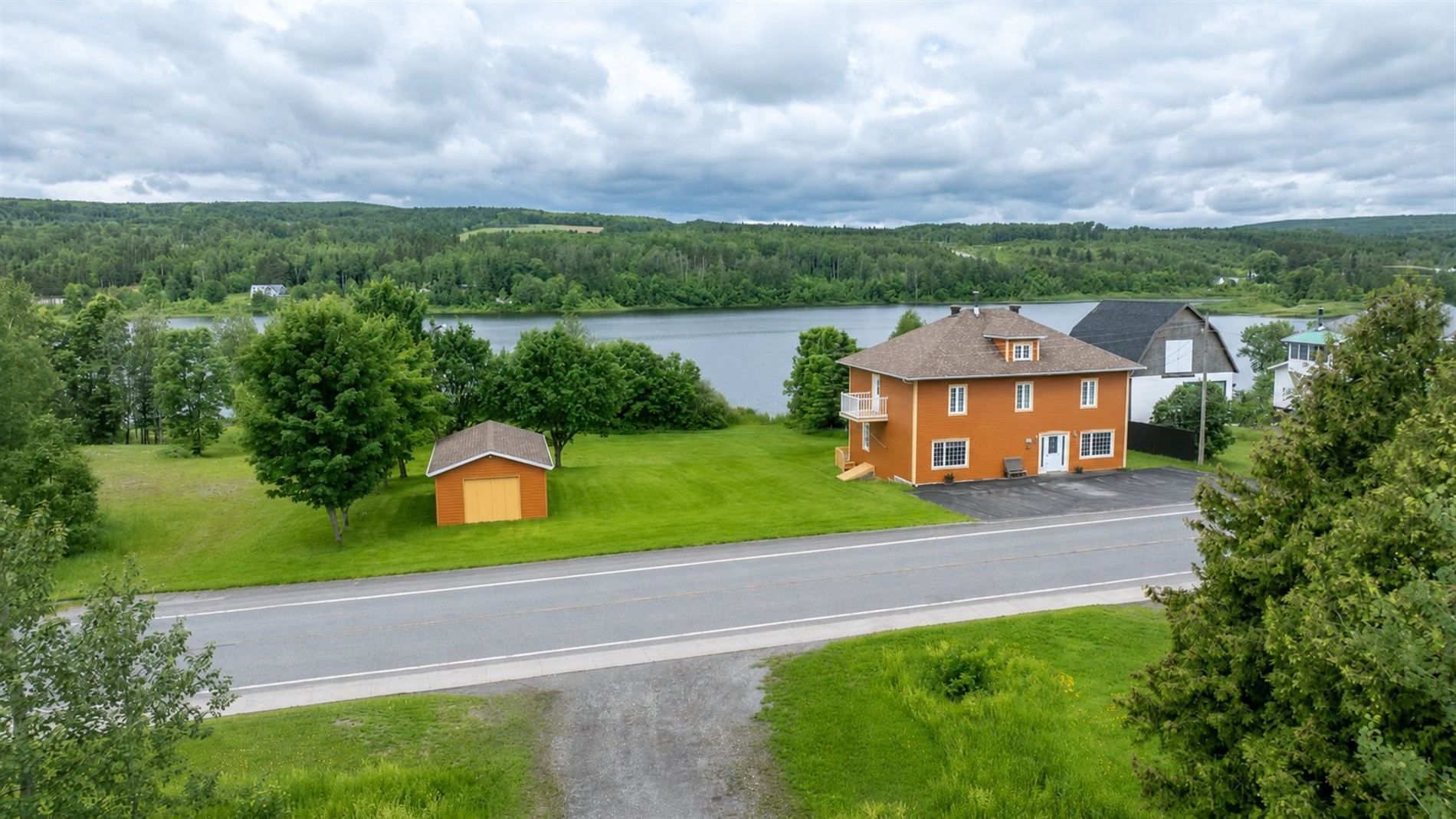 31 Rue Principale (Lac-des-Aigles) — photo 1