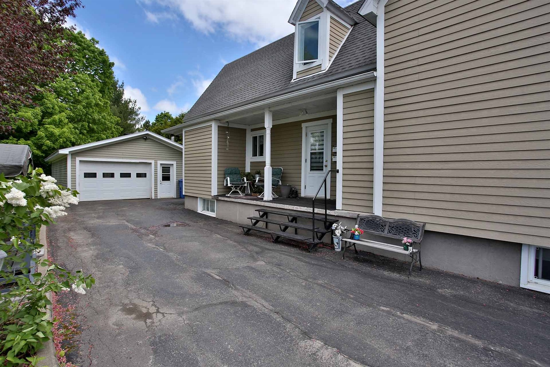 403Z-405Z Rue St-Paul E. — photo 2