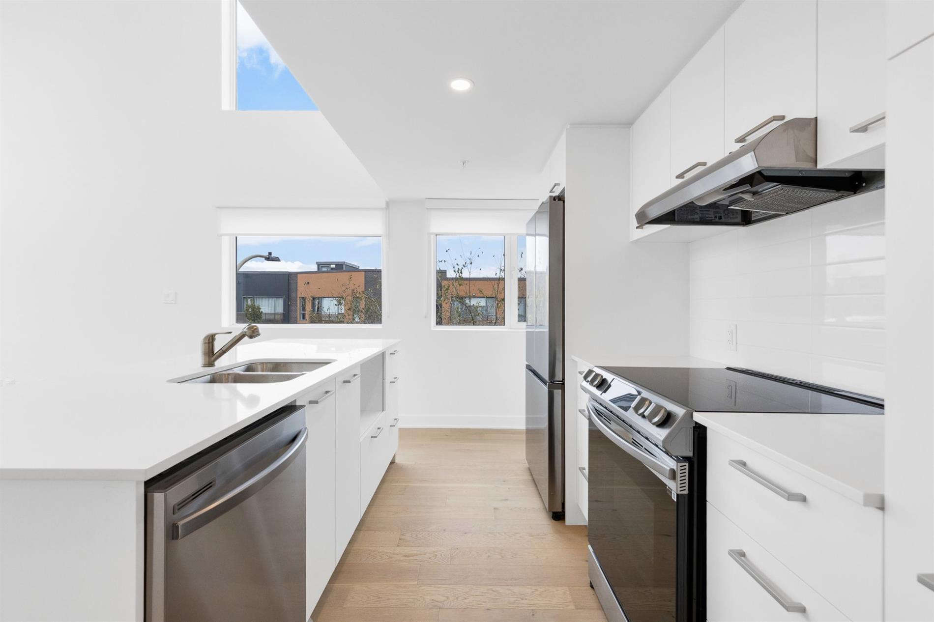 301-5410 Av. Papineau — photo 2