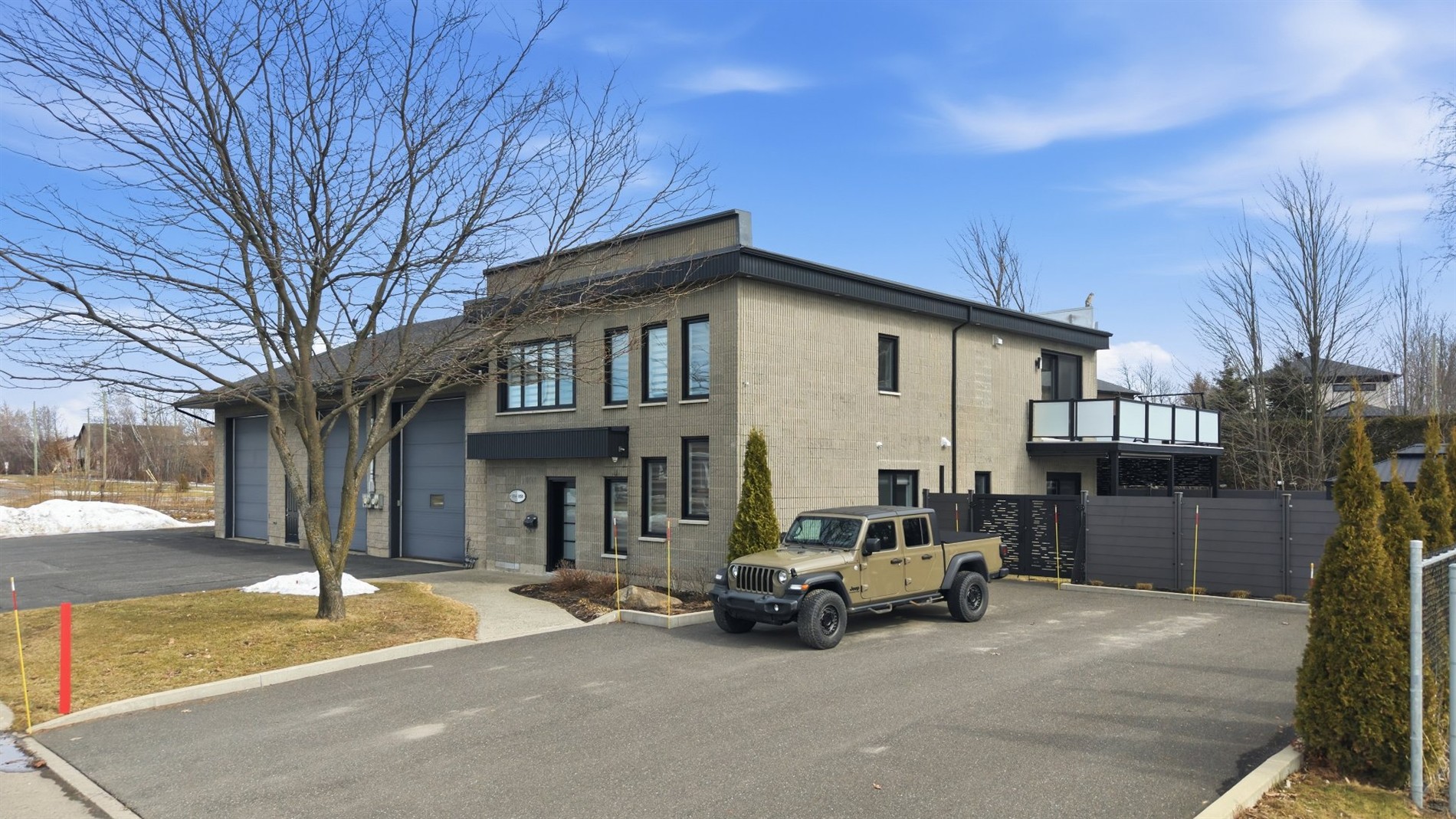 956Z-958Z Rue St-Jean — photo 1