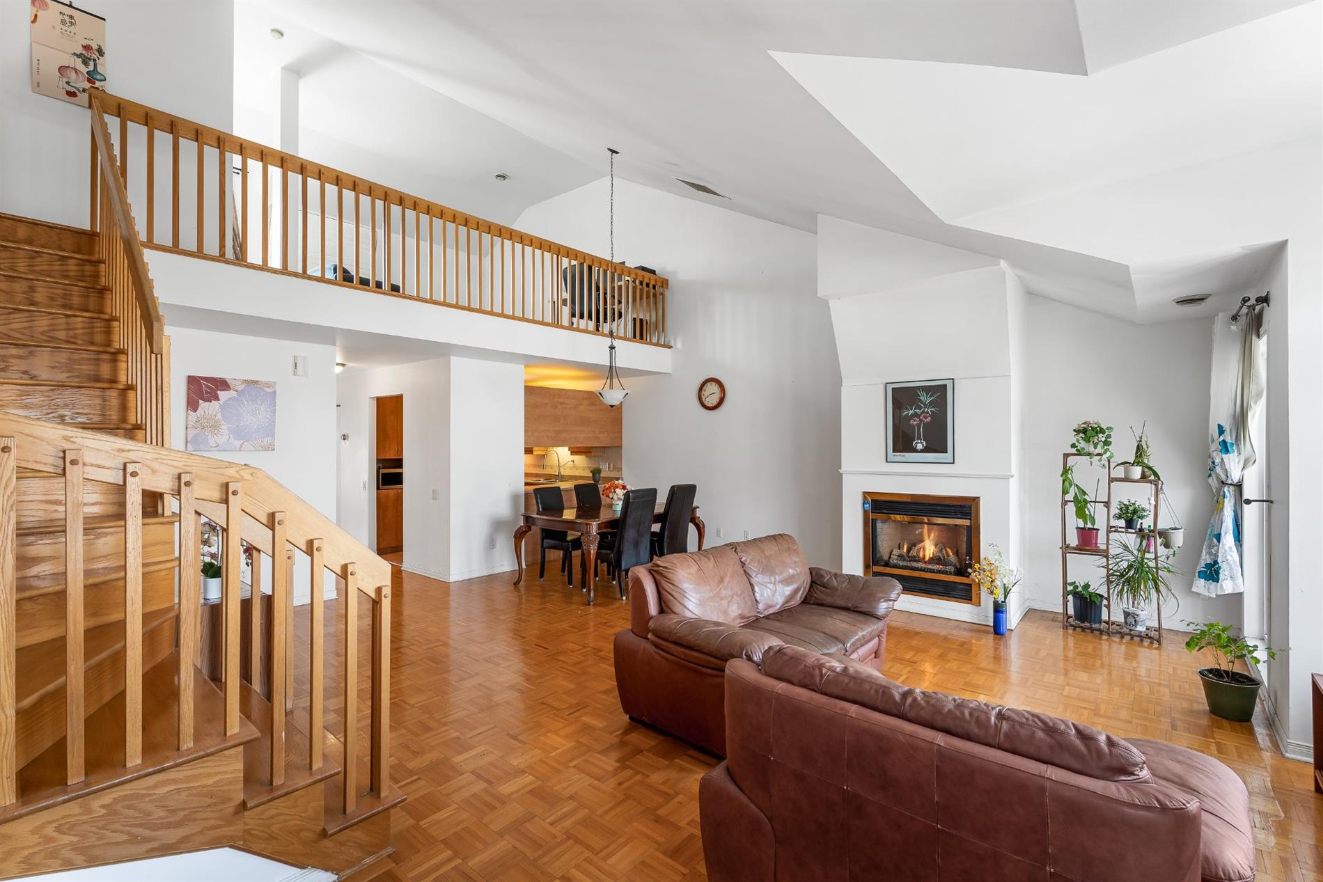 1402 Rue St-Louis — photo 2
