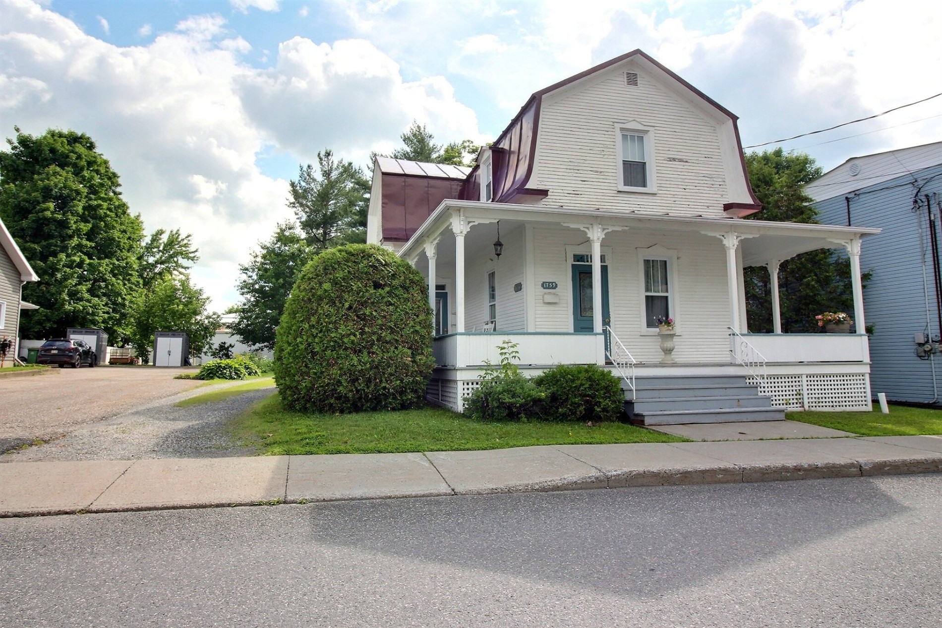 1757-1759 Av. St-Louis — photo 1