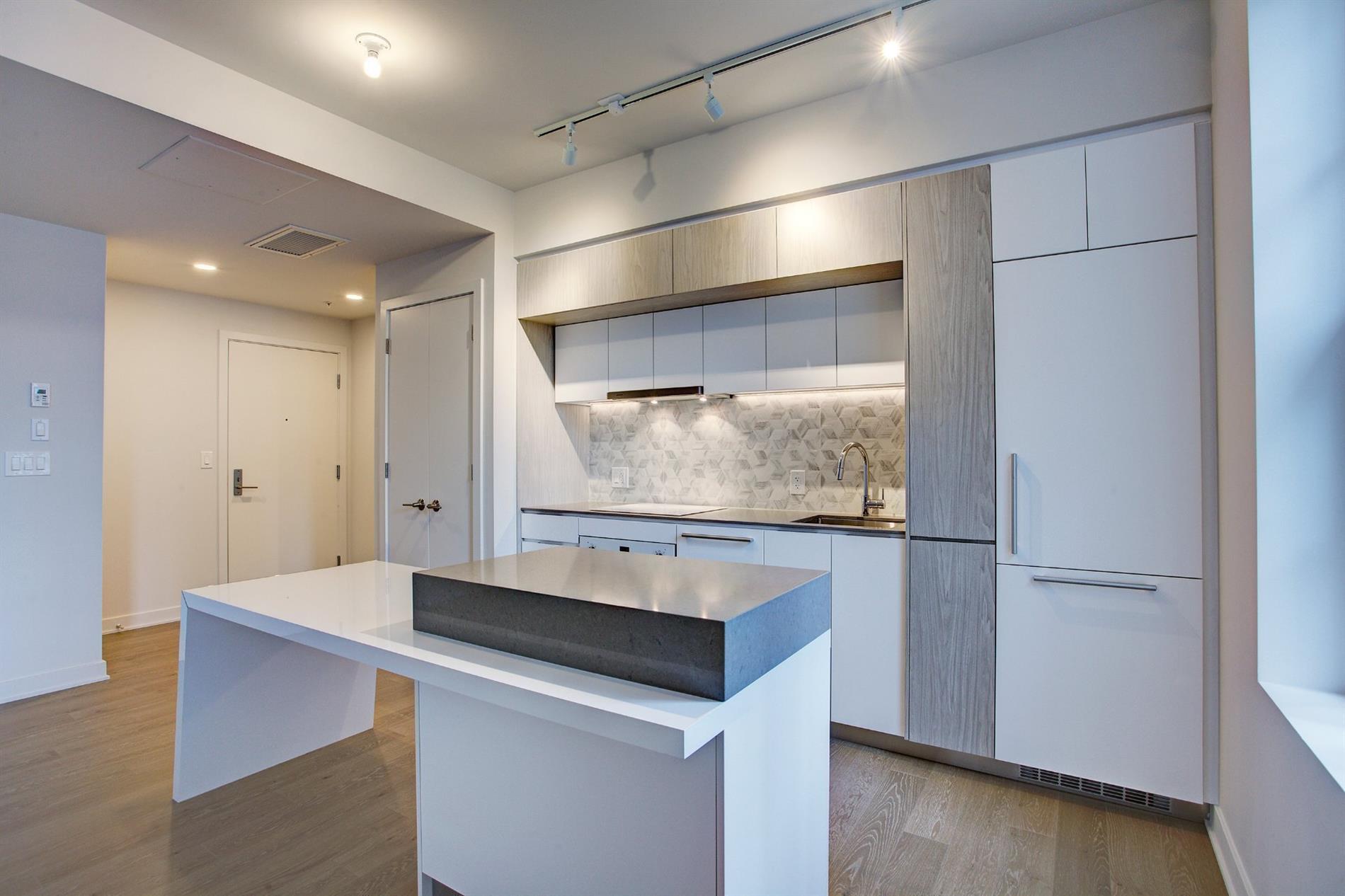 611-1188 Rue St-Antoine O. — photo 2